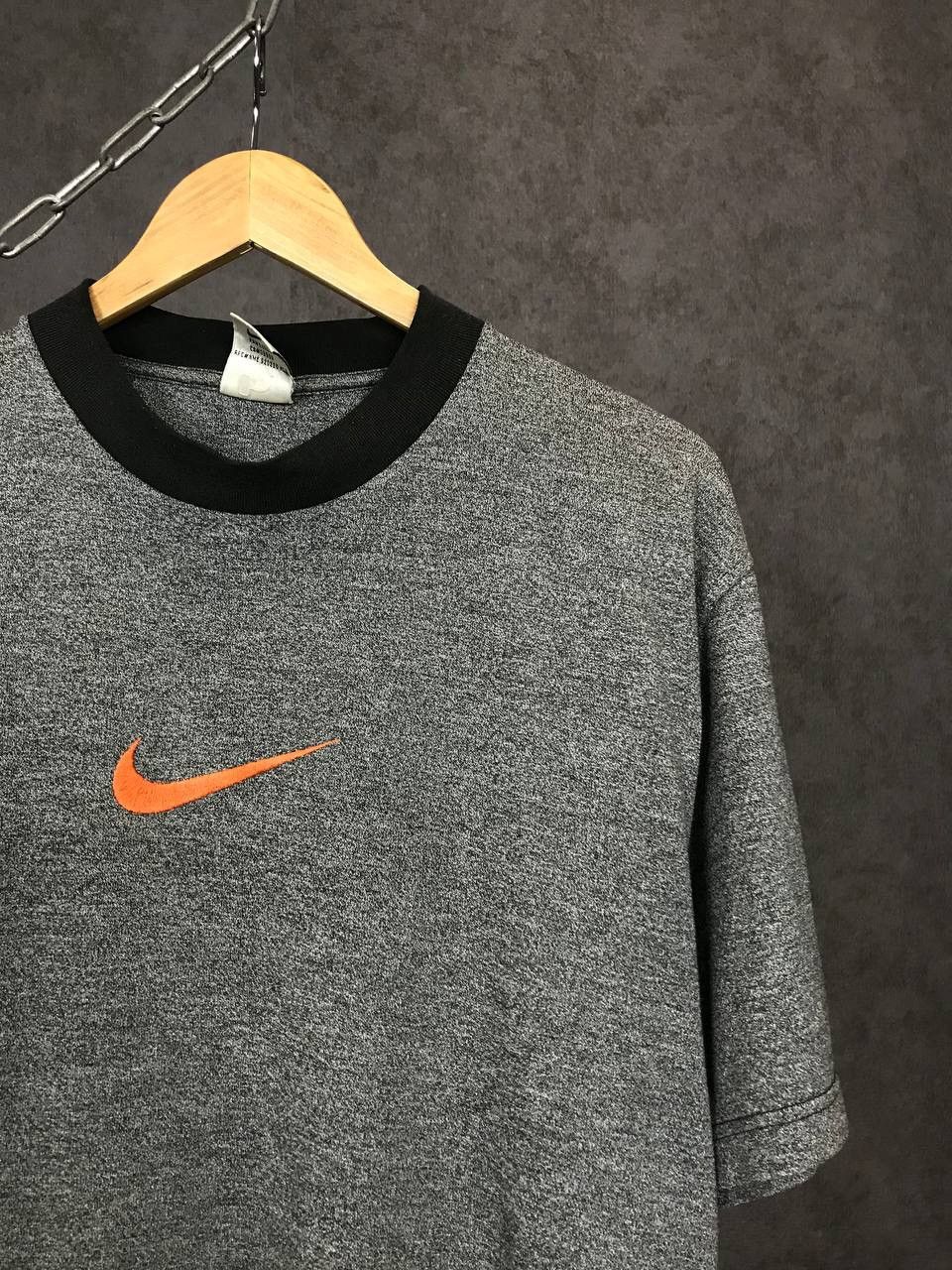 Vintage Nike swoosh streetwear vintage center logo tee Size US S / EU 44-46 / 1 - 2 Thumbnail