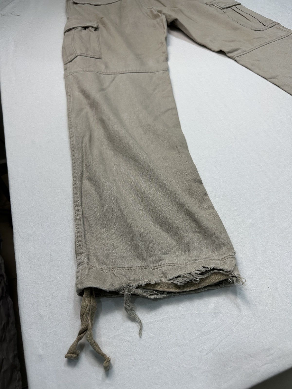 Japanese Brand Uniqlo workwear drawstring cargo carpenter pants Size US 30 / EU 46 - 19 Thumbnail