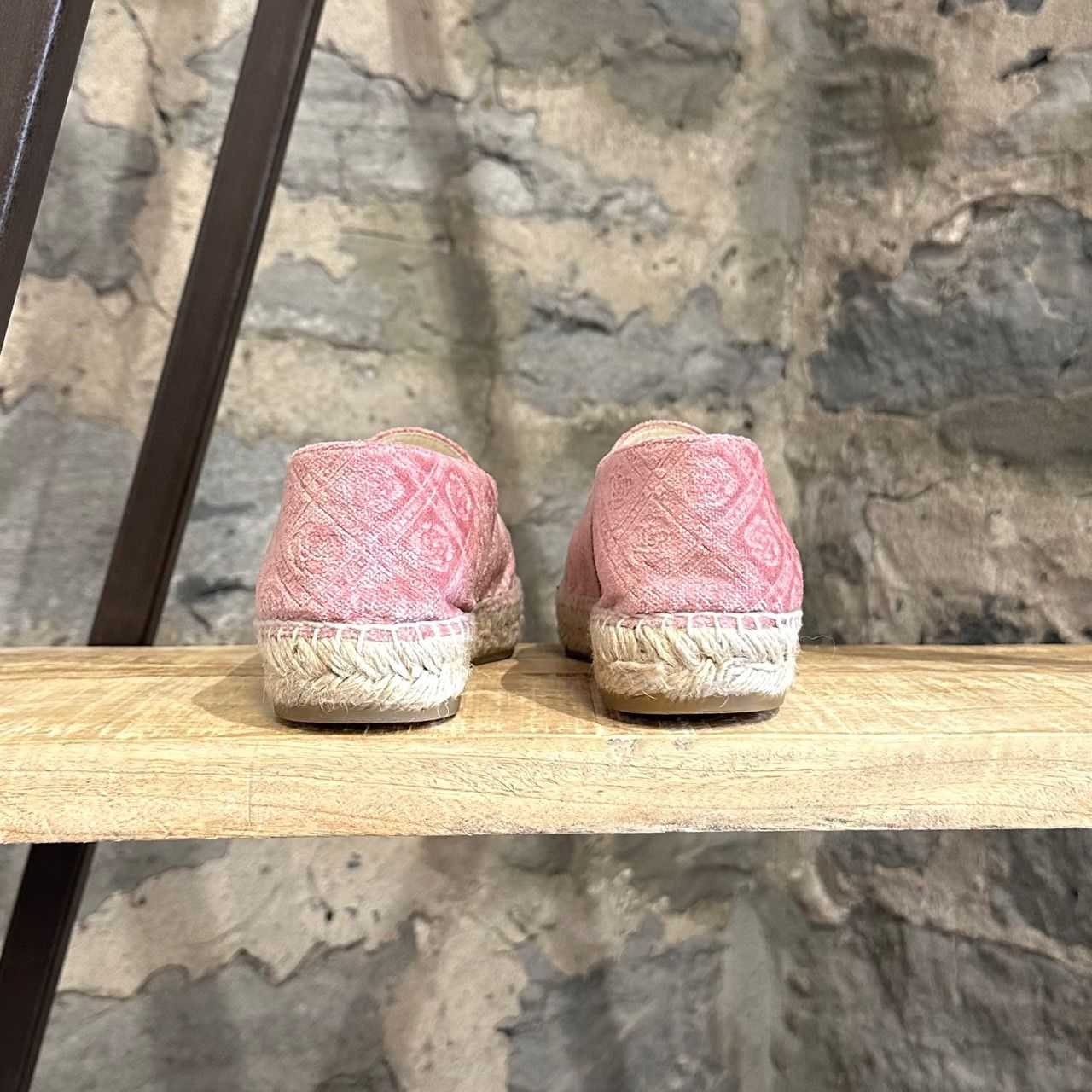 Chanel Chanel Pink Velvet Camelia Logo CC Espadrilles Size US 9 / IT 39 - 5 Thumbnail