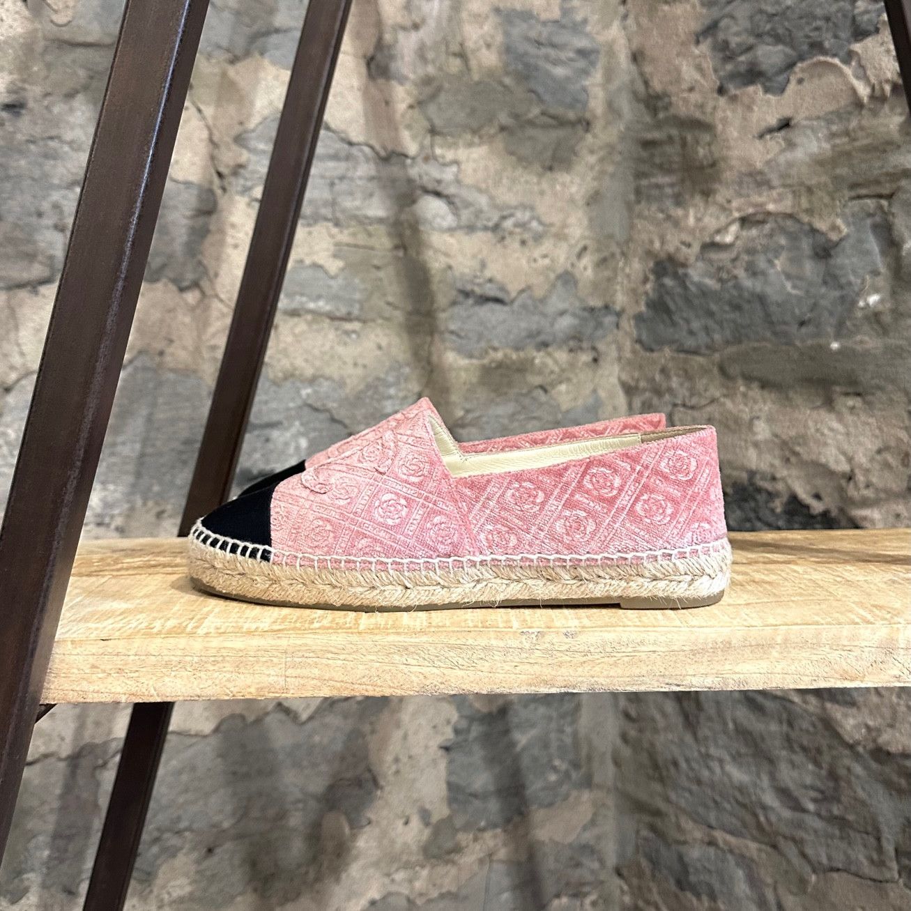 Chanel Chanel Pink Velvet Camelia Logo CC Espadrilles Size US 9 / IT 39 - 6 Thumbnail