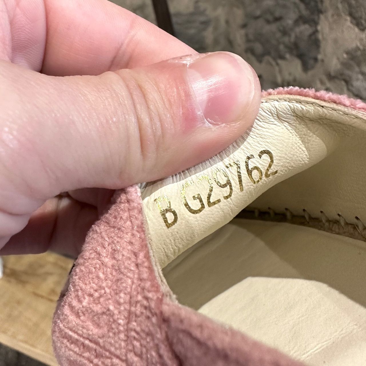Chanel Chanel Pink Velvet Camelia Logo CC Espadrilles Size US 9 / IT 39 - 12 Thumbnail
