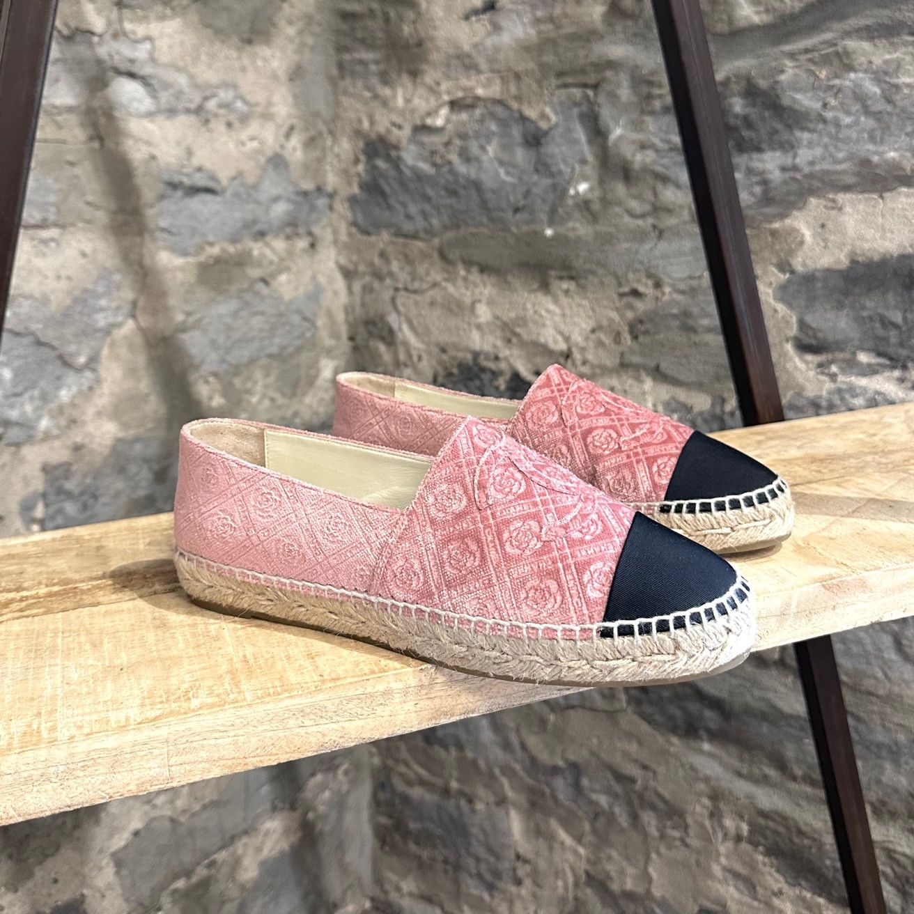 Chanel Chanel Pink Velvet Camelia Logo CC Espadrilles Size US 9 / IT 39 - 1 Thumbnail