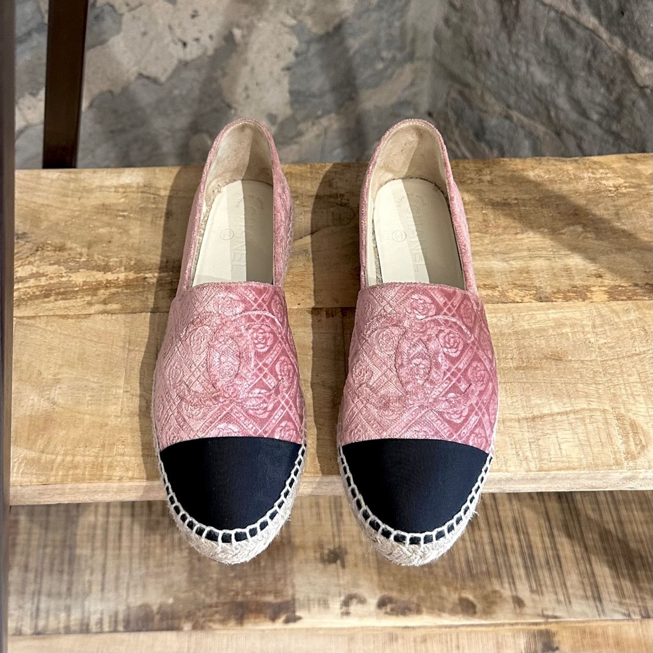 Chanel Chanel Pink Velvet Camelia Logo CC Espadrilles Size US 9 / IT 39 - 2 Thumbnail