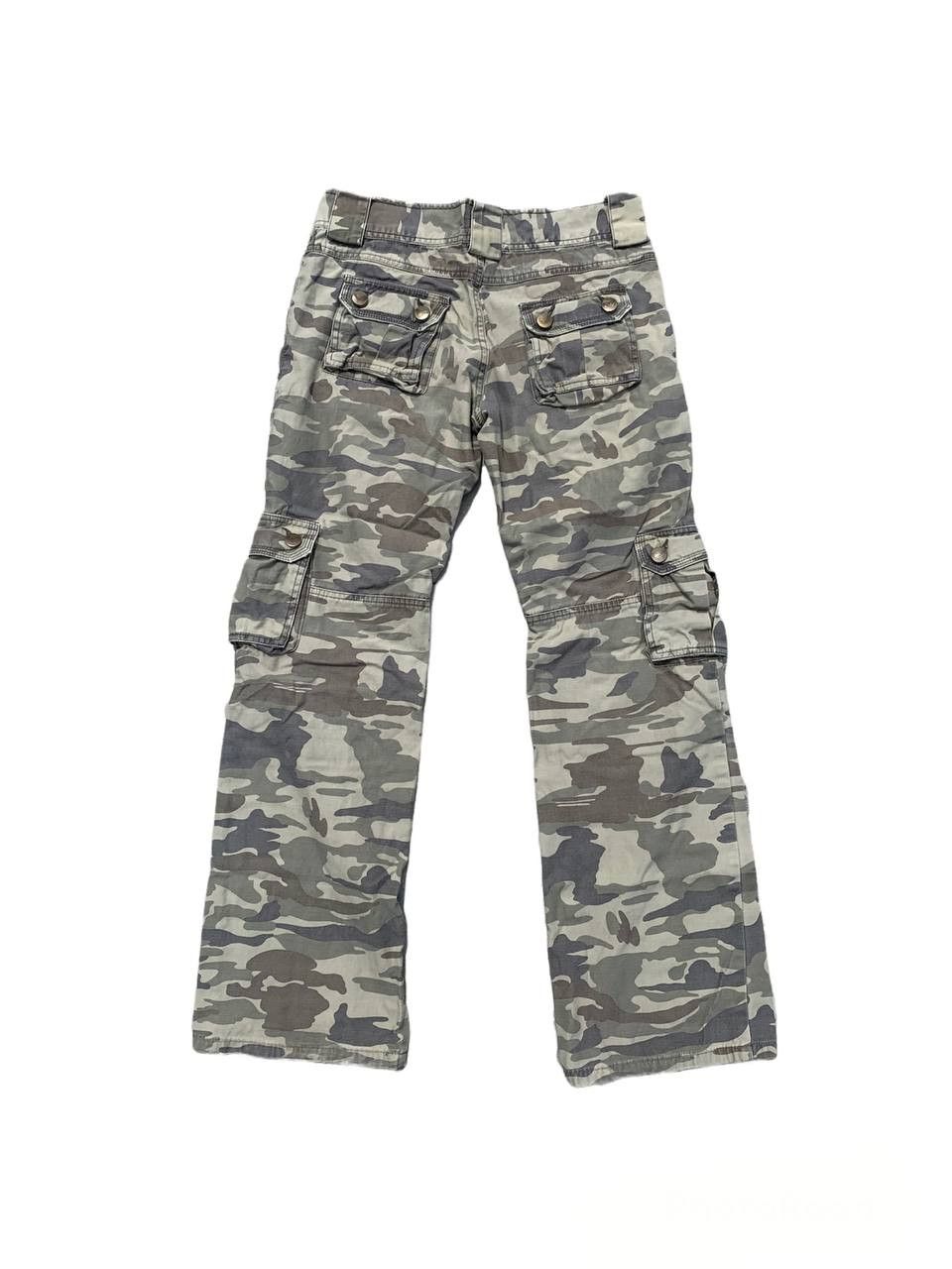Japanese Brand One Room Low Waist Cargo Pants Flare Camo Trouser Vintage Size US 30 / EU 46 - 2 Thumbnail