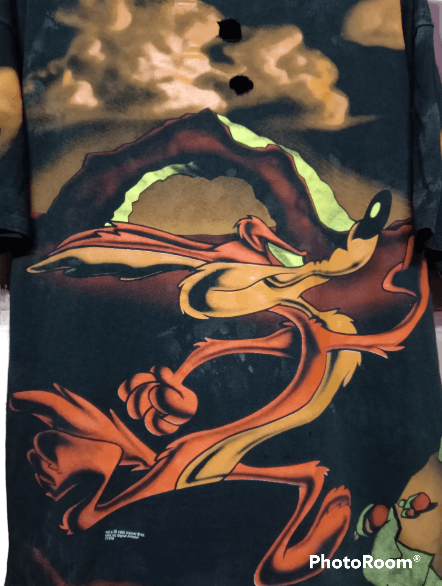 Vintage Vintage 90s Wile E Coyote And Road Runner Full Print🔥🔥🔥 Size US XL / EU 56 / 4 - 5 Thumbnail