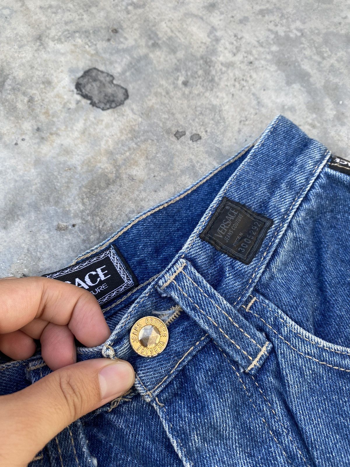 Versace 🔥Express Shipping🔥 Versace Jeans Made in Italy size 24 Size 24" / US 00 / IT 34 - 2 Thumbnail