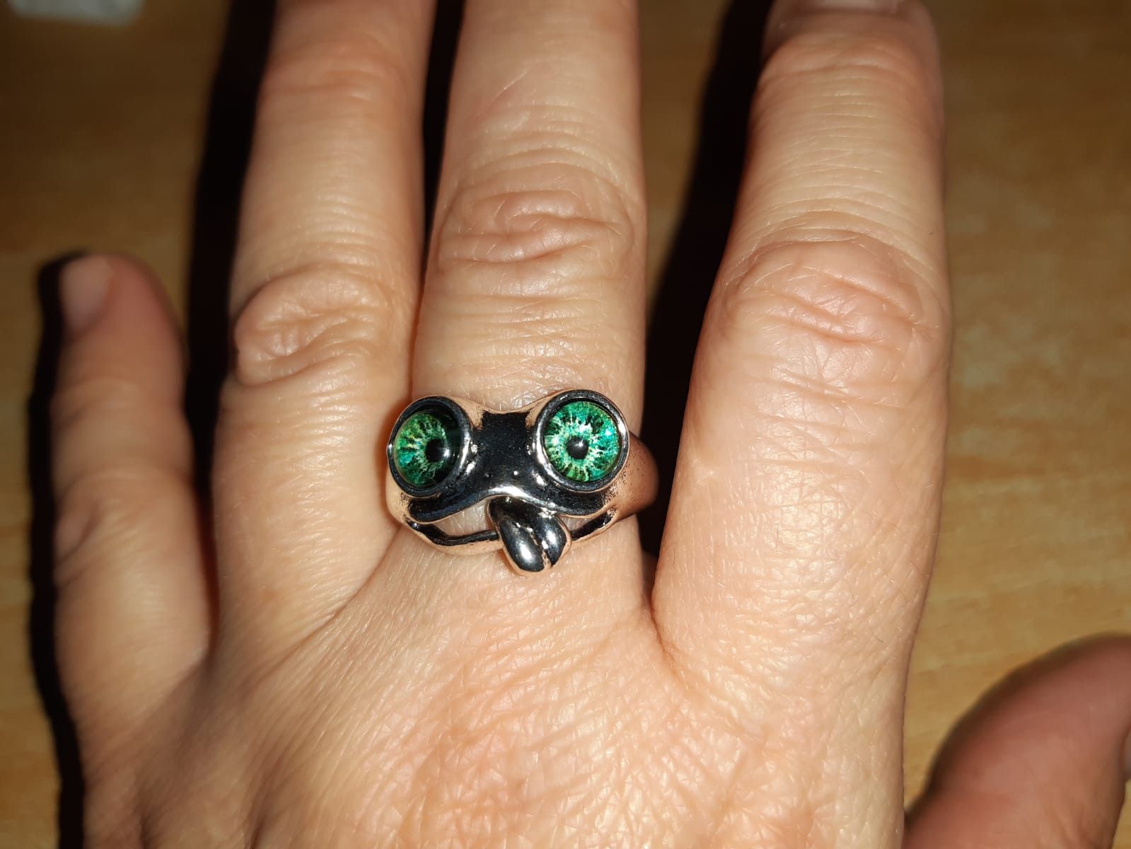 Jewelry Tongue Twisting Frog Ring Size ONE SIZE - 4 Thumbnail