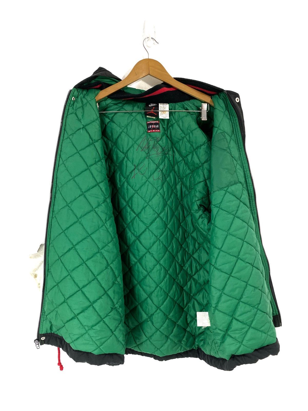 Jordan Brand × Nike Nike Air Jordan Jacket With Hoodies Big Logo Nice Design Size US L / EU 52-54 / 3 - 10 Thumbnail
