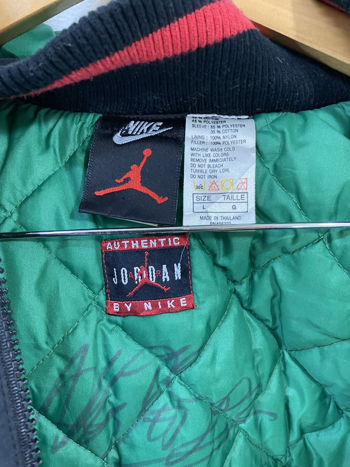 Jordan Brand × Nike Nike Air Jordan Jacket With Hoodies Big Logo Nice Design Size US L / EU 52-54 / 3 - 5 Thumbnail