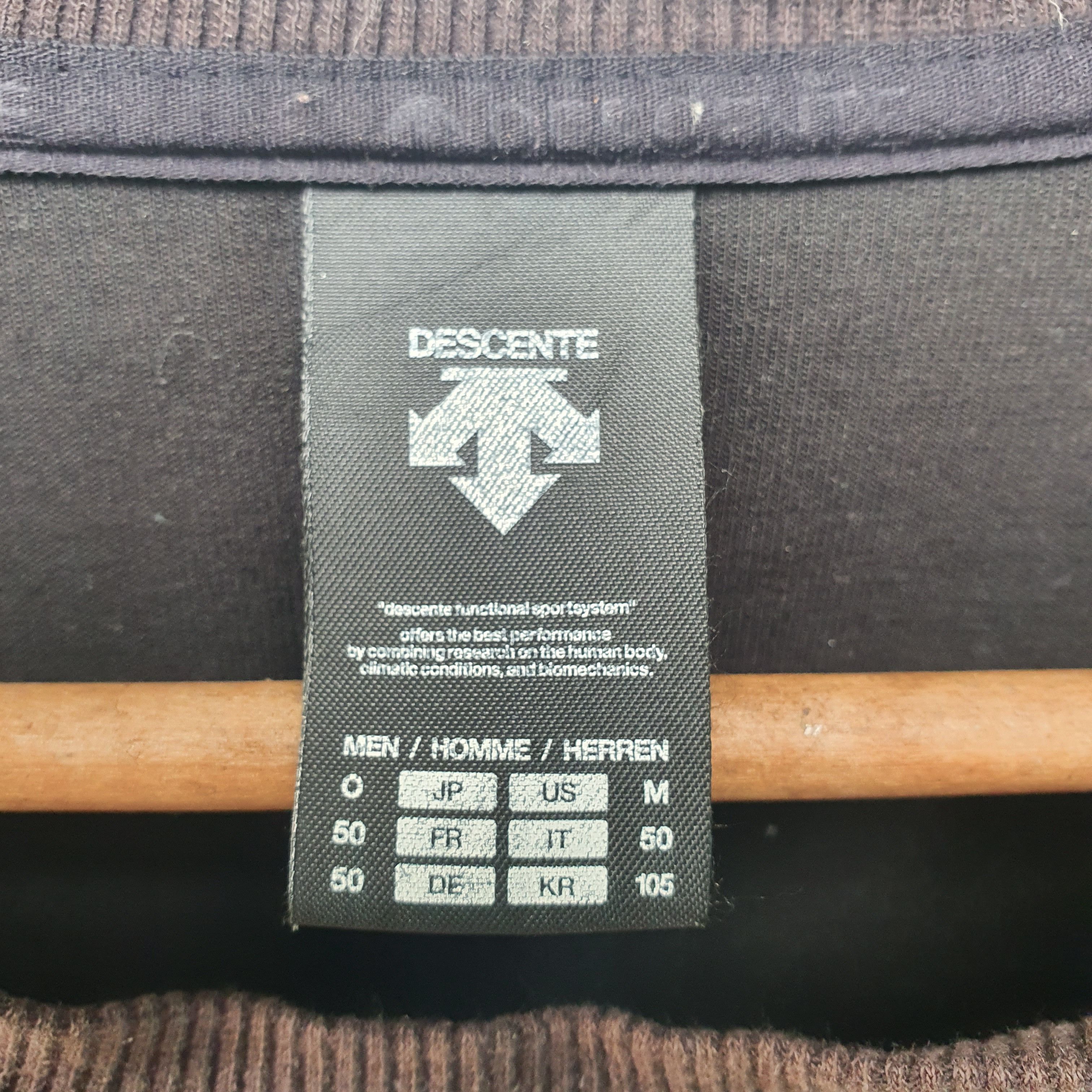 Descente DESCENTE EMBROIDERY LOGO SWEATSHIRT Size US M / EU 48-50 / 2 - 10 Thumbnail