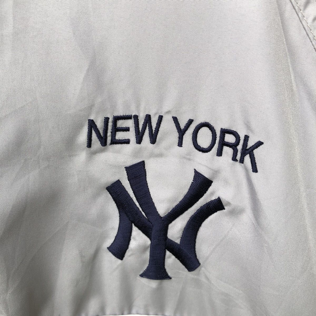 MLB VINTAGE PUMA x MLB x NEWYORK YANKEES LIGHT JACKET Size US L / EU 52-54 / 3 - 7 Thumbnail