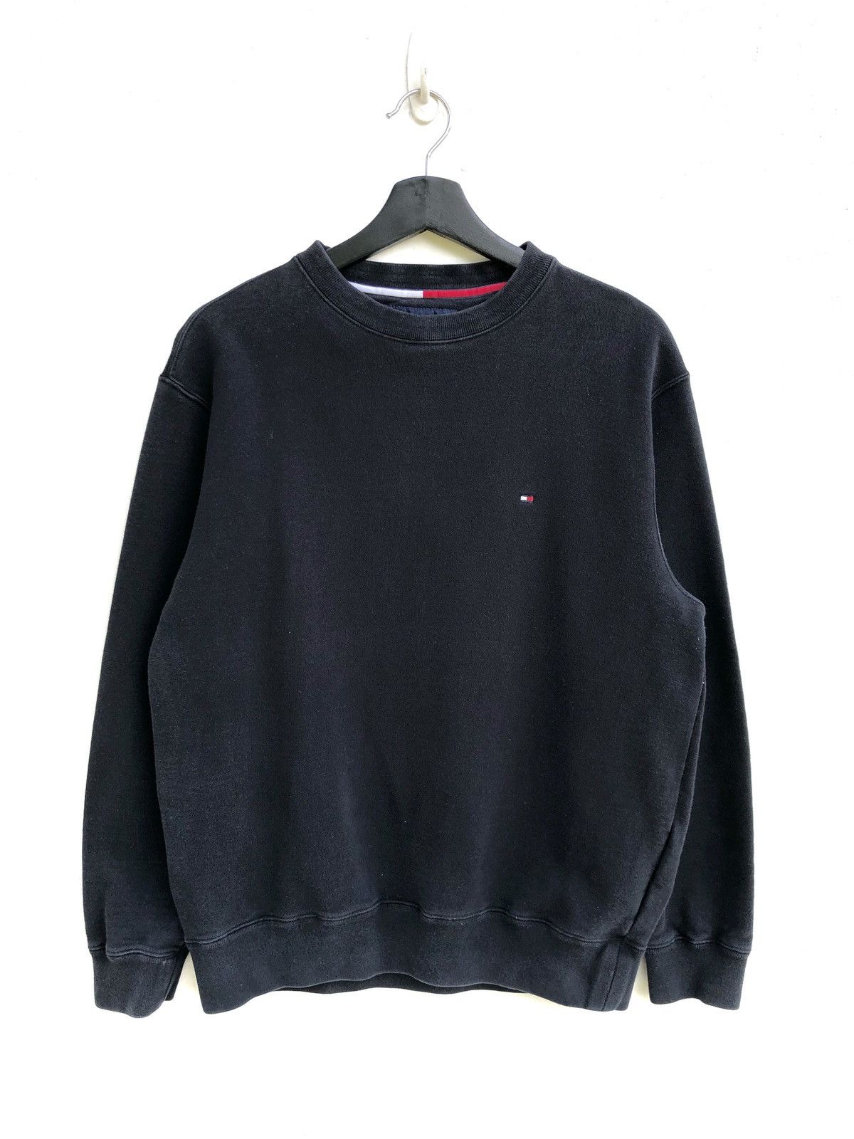 Tommy Hilfiger Vintage Tommy Hilfiger Sweatshirt Size US S / EU 44-46 / 1 - 1 Thumbnail