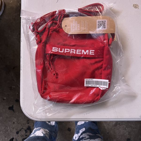 Supreme Shoulder Bag (FW22) Red