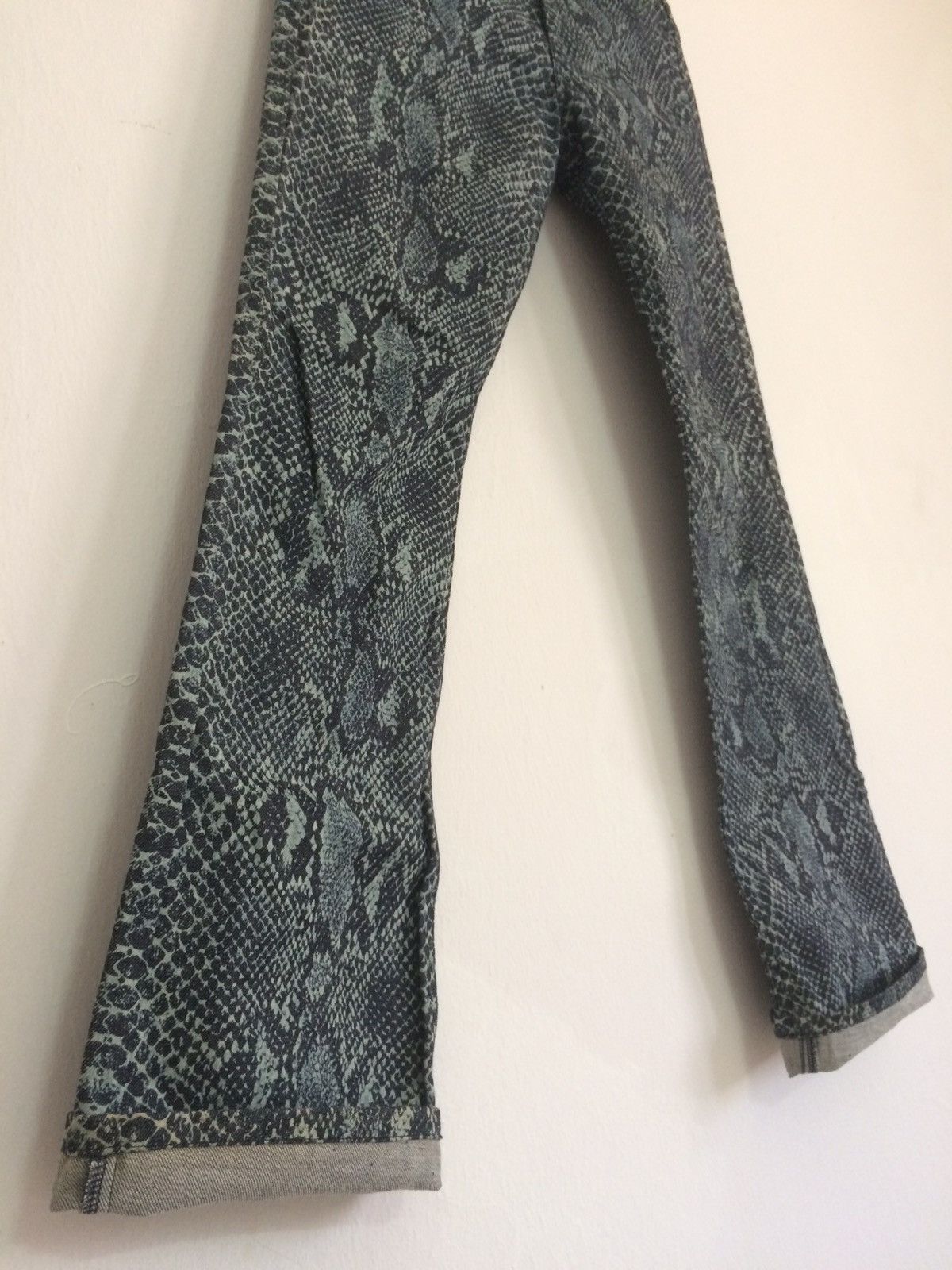 Japanese Brand × Vintage 🔥🔥Ozone Community All Over Full Print Snake Skin Jeans Size US 27 - 6 Thumbnail