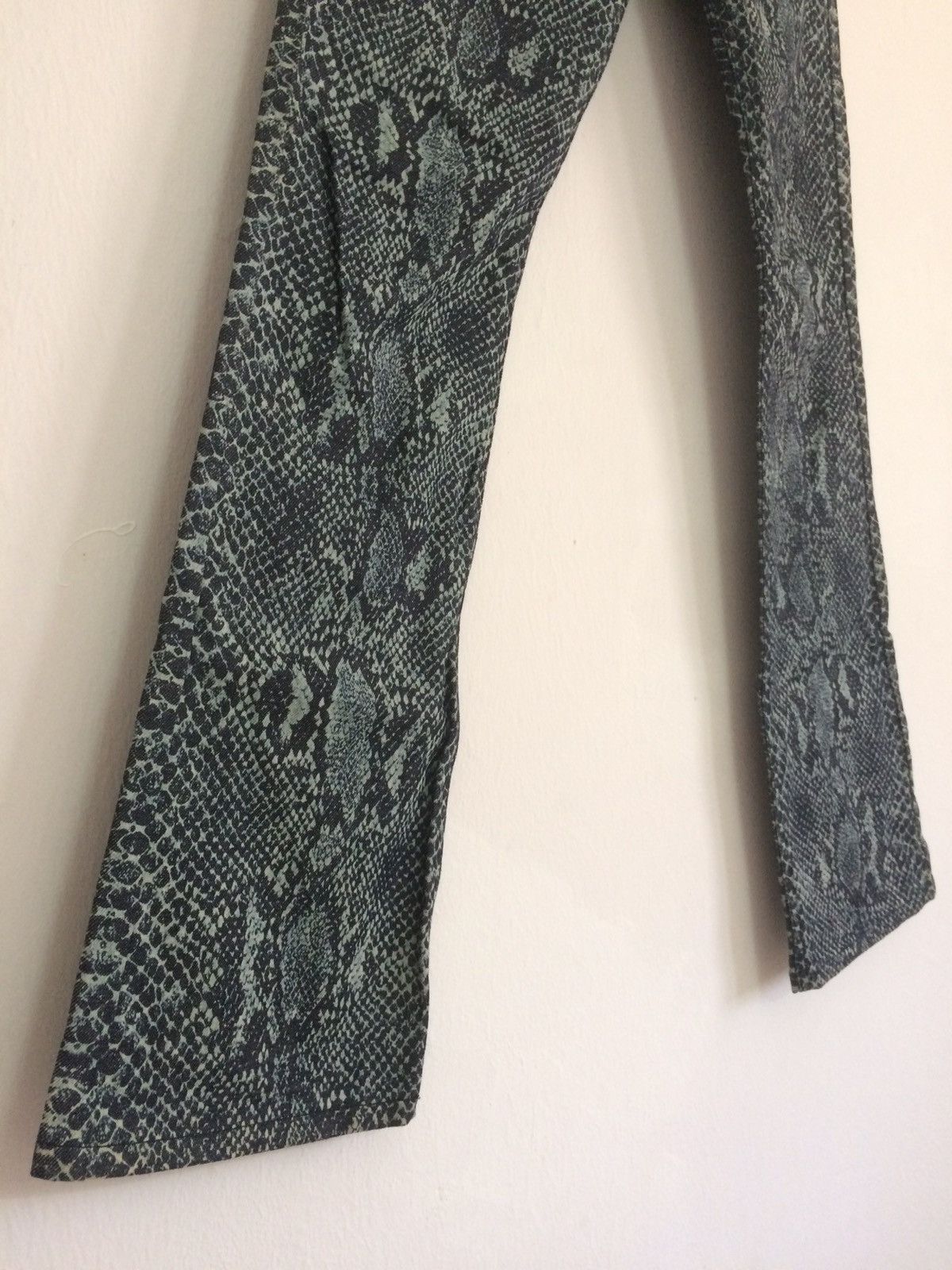 Japanese Brand × Vintage 🔥🔥Ozone Community All Over Full Print Snake Skin Jeans Size US 27 - 5 Thumbnail