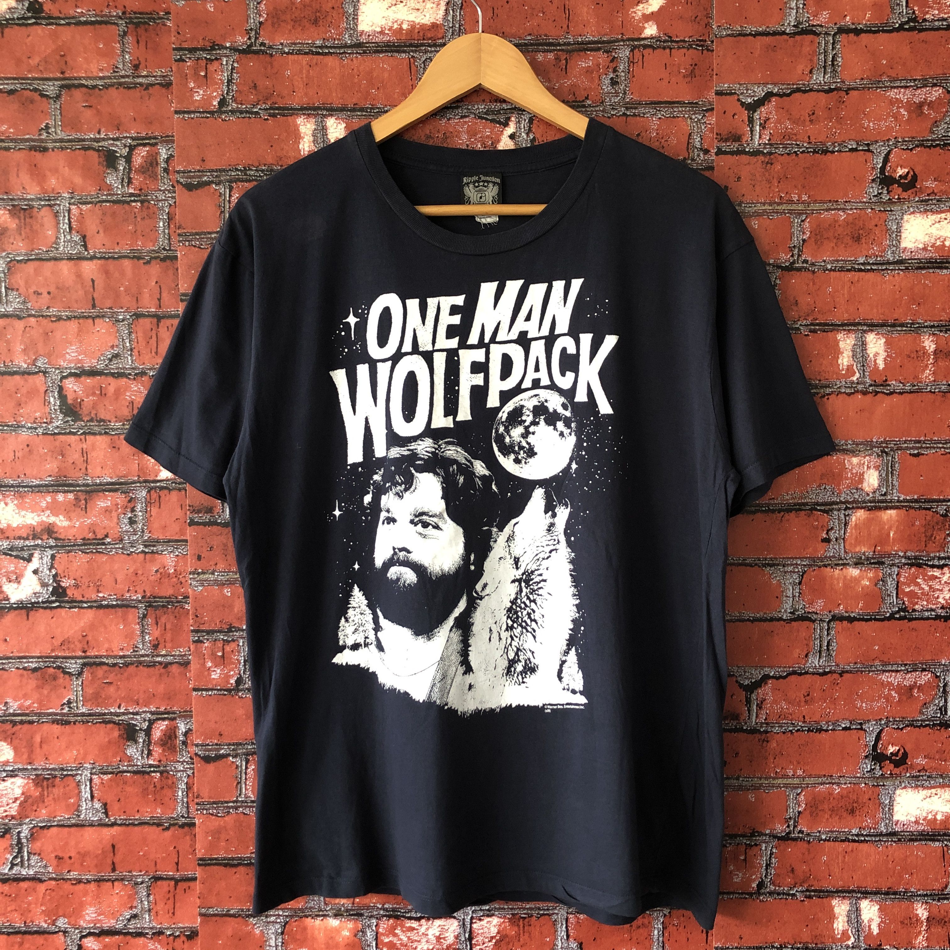 Vintage Movie One Man Wolfpack Hangover Warner Bros Ripple Junction Size US L / EU 52-54 / 3 - 11 Thumbnail