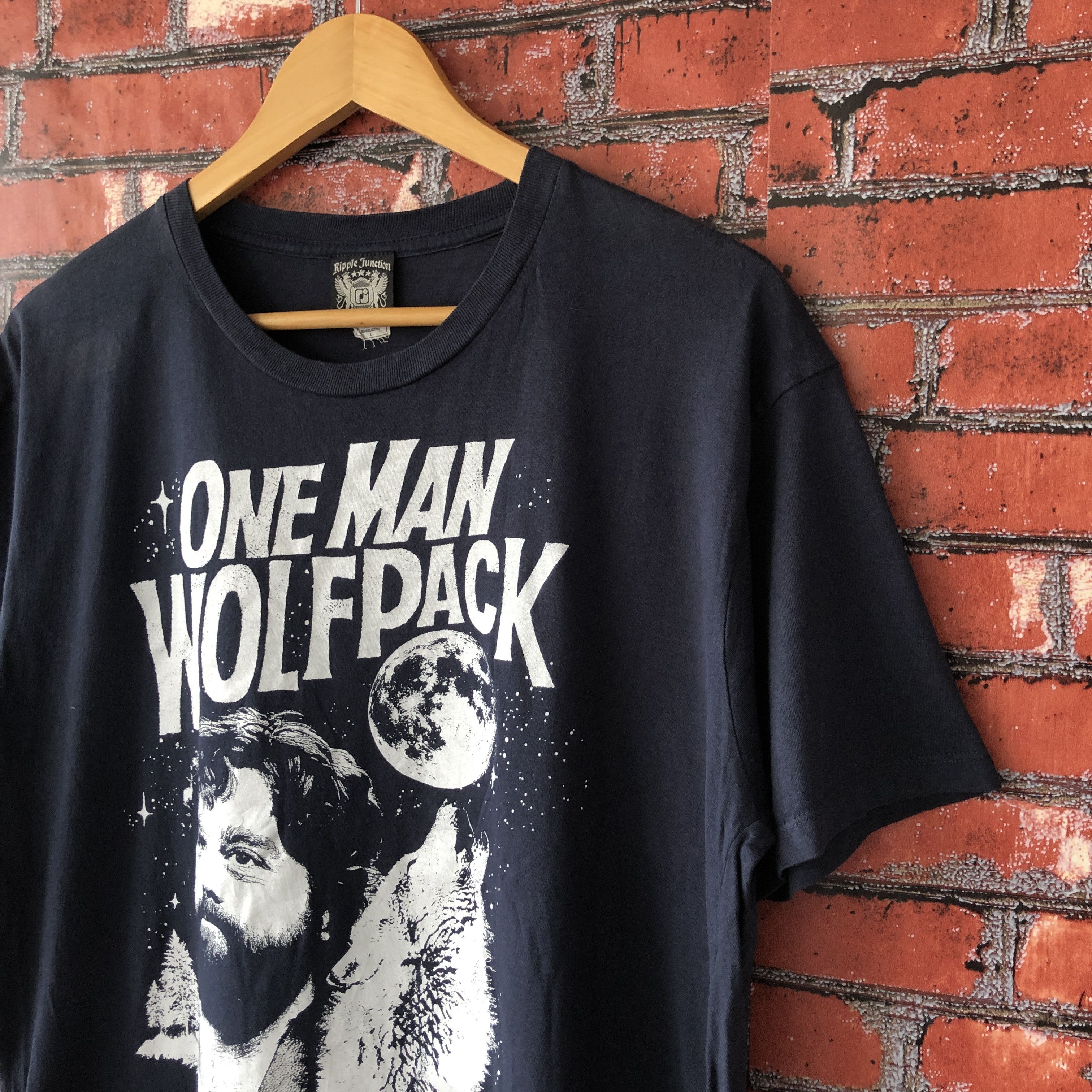Vintage Movie One Man Wolfpack Hangover Warner Bros Ripple Junction Size US L / EU 52-54 / 3 - 5 Thumbnail