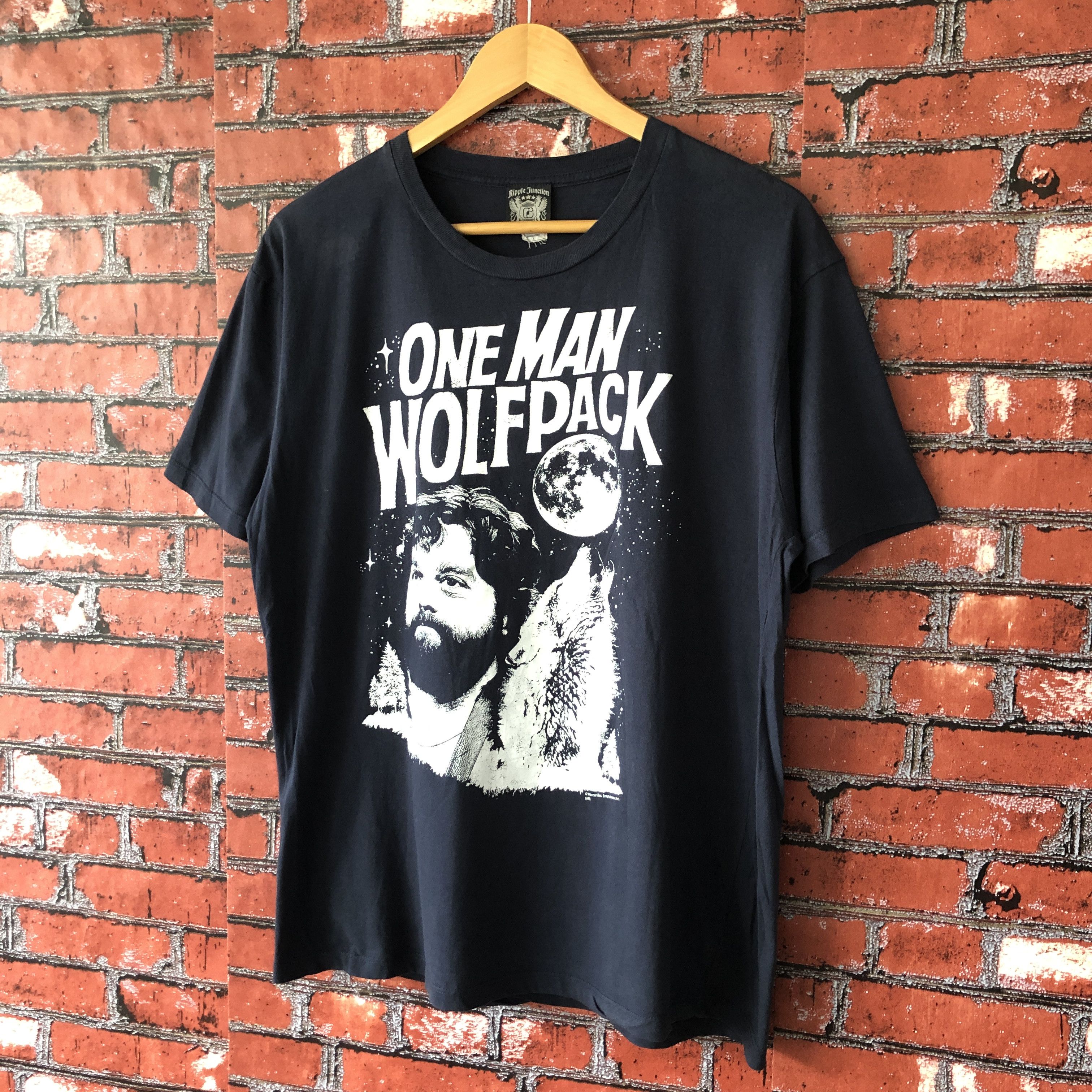 Vintage Movie One Man Wolfpack Hangover Warner Bros Ripple Junction Size US L / EU 52-54 / 3 - 9 Thumbnail