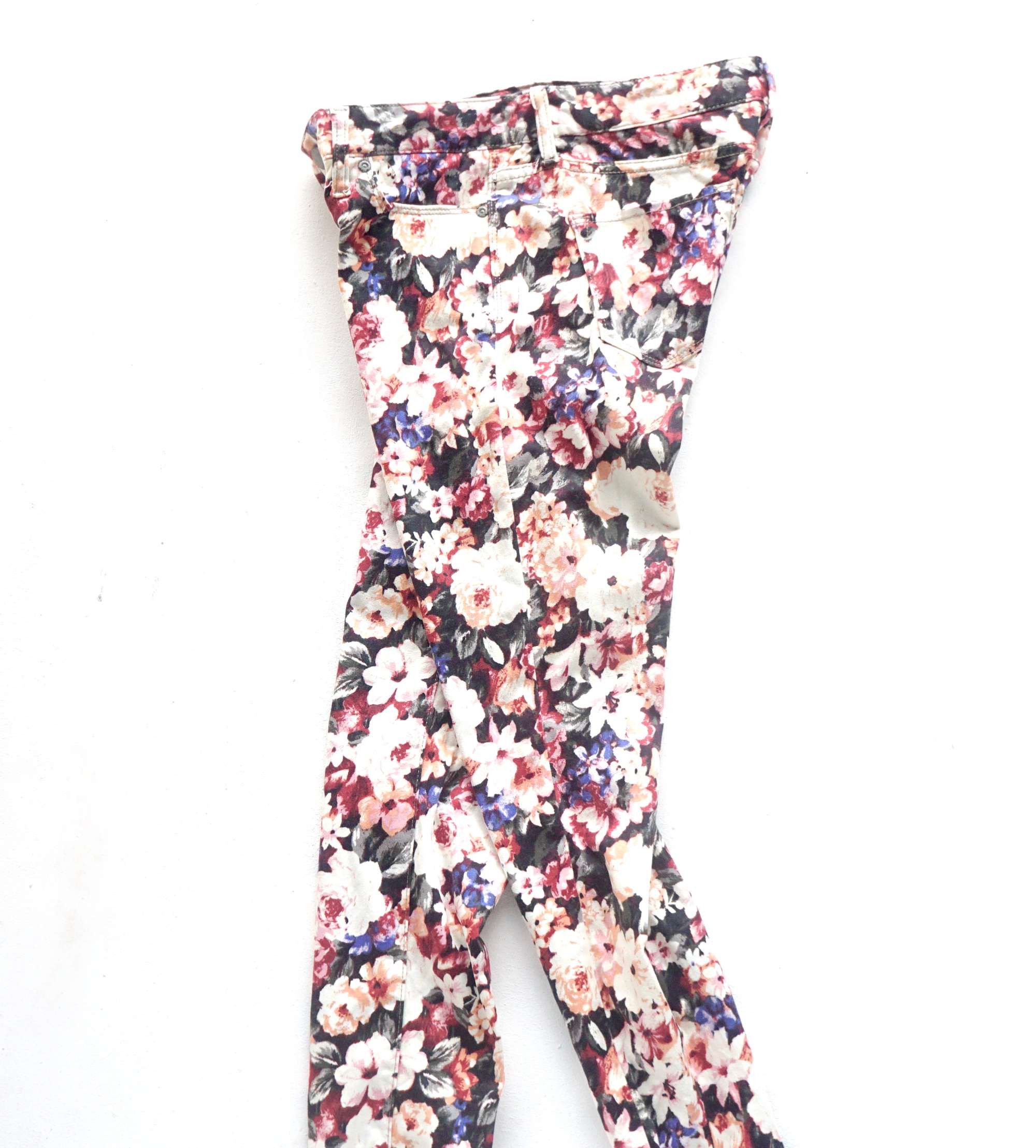 Japanese Brand AZUL BY MOUSSY Slim Fit Low Rise Full Floral Printed Pants Size 28" / US 6 / IT 42 - 5 Thumbnail