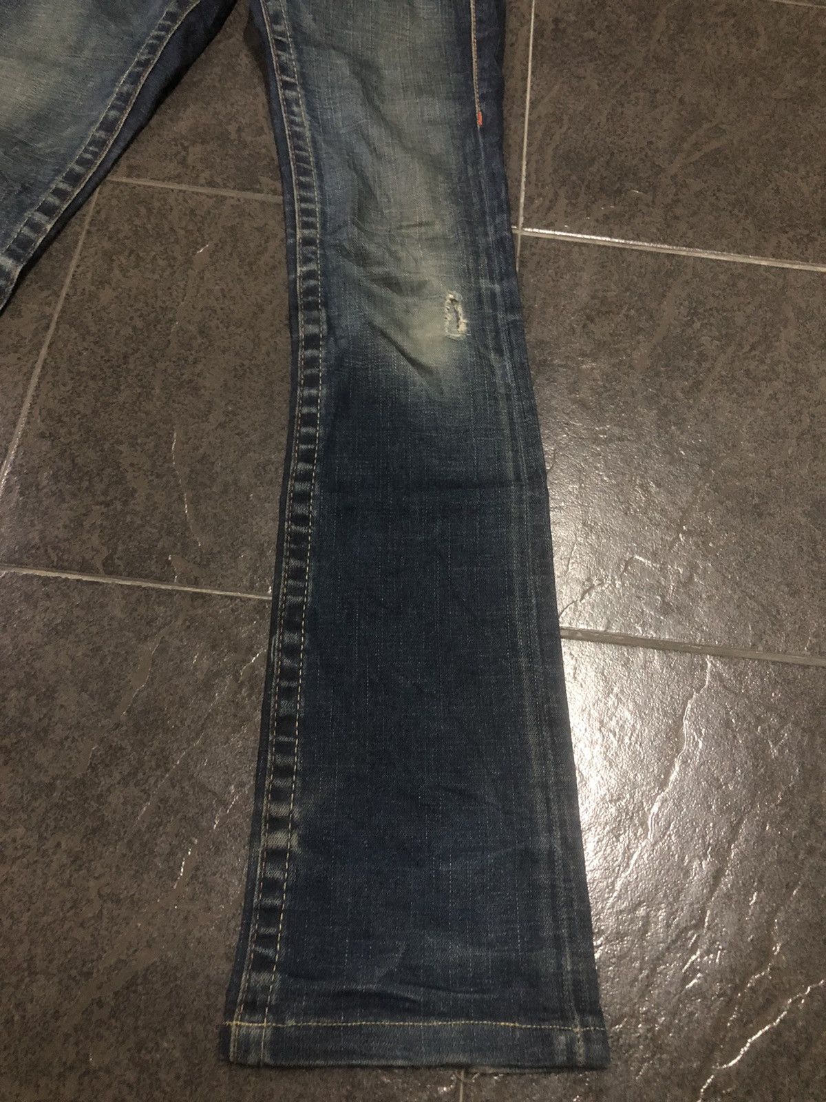 True Religion True Religion Skinny Cut Section 503 Distressed Denim Size 28" / US 6 / IT 42 - 3 Thumbnail