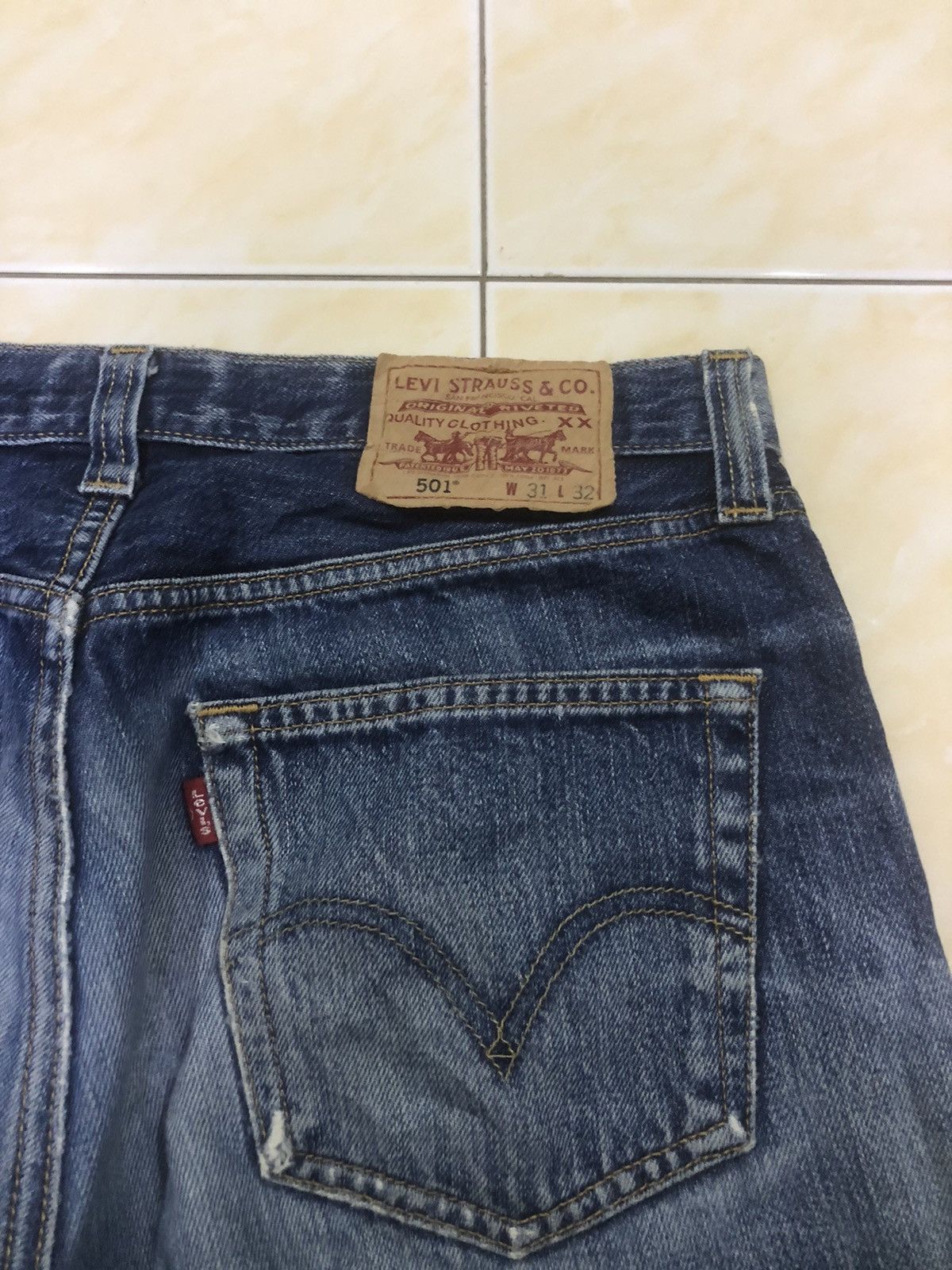 Levi's Levis 501 e Philippines Distressed Reworked Denim Size US 31 - 13 Thumbnail