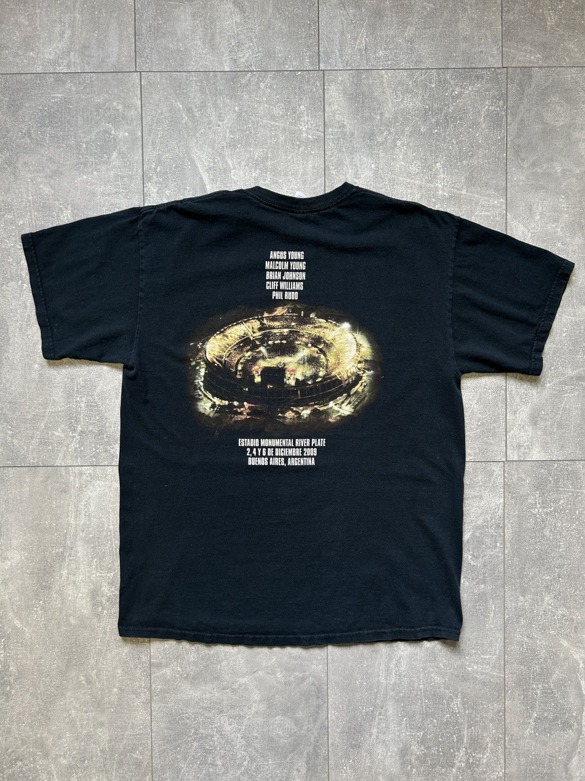 AC/DC × Band Tees × Vintage Mens Vintage AC/DC T Shirt rock band tee rare 2011 Size US L / EU 52-54 / 3 - 12 Thumbnail