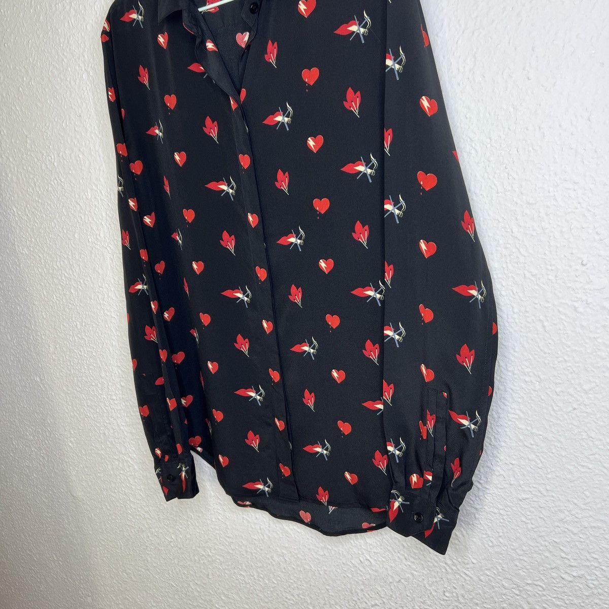 Saint Laurent Paris Saint Laurent Paris Smoking Lips Heart Print Shirt In Black Size US S / EU 44-46 / 1 - 3 Thumbnail