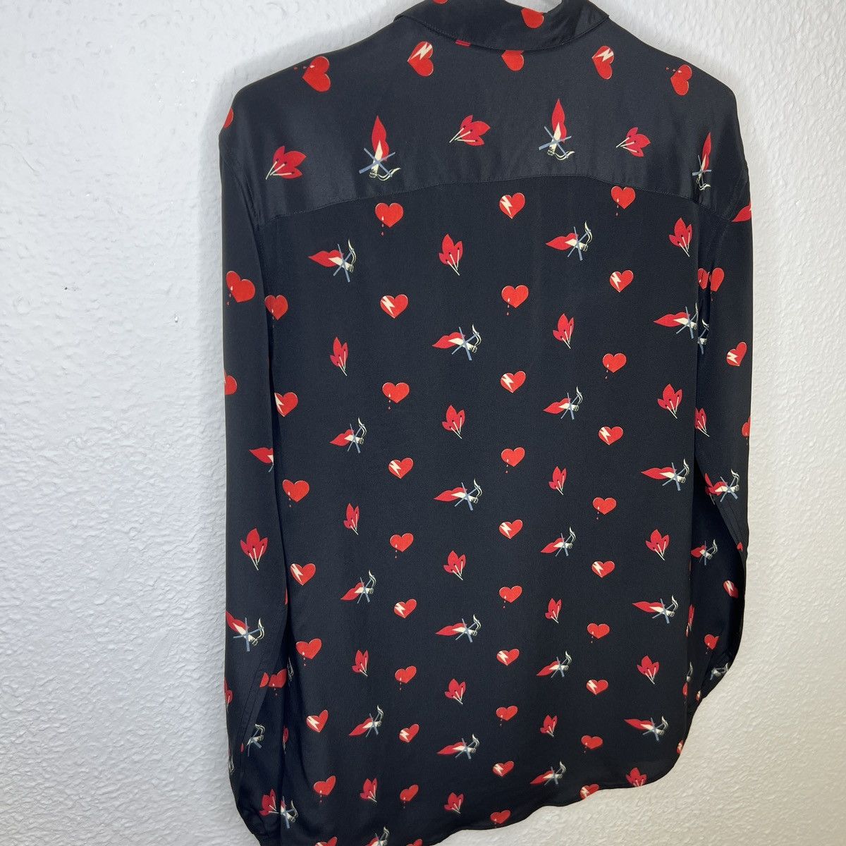 Saint Laurent Paris Saint Laurent Paris Smoking Lips Heart Print Shirt In Black Size US S / EU 44-46 / 1 - 9 Thumbnail