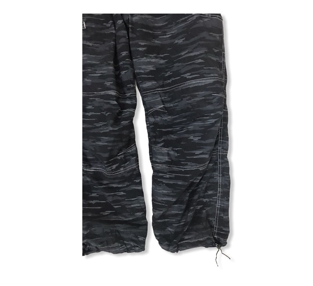 Airwalk Airwalk Camouflage Hiking / Track Trousers Cargo Pants Size US 26 / EU 42 - 7 Thumbnail