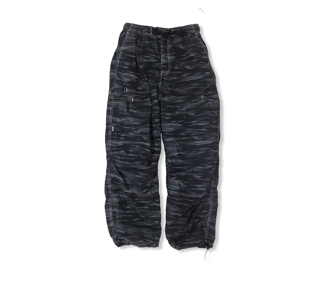 Airwalk Airwalk Camouflage Hiking / Track Trousers Cargo Pants Size US 26 / EU 42 - 1 Thumbnail
