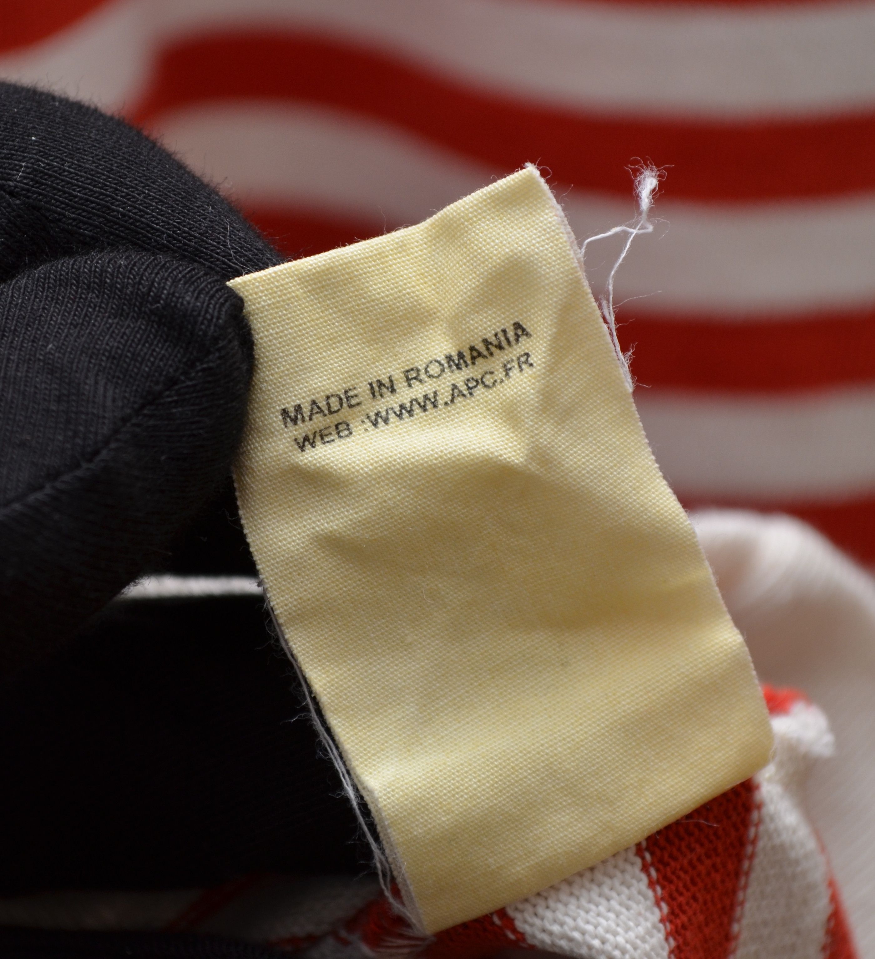 A.P.C. A.P.C Red White Striped Sweatshirt Logo Size L Size L / US 10 / IT 46 - 9 Thumbnail