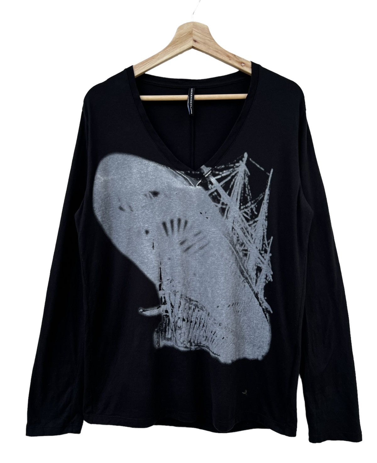 Neil Barrett Neil Barrett V Collar Long Sleeve Size M / US 6-8 / IT 42-44 - 1 Thumbnail