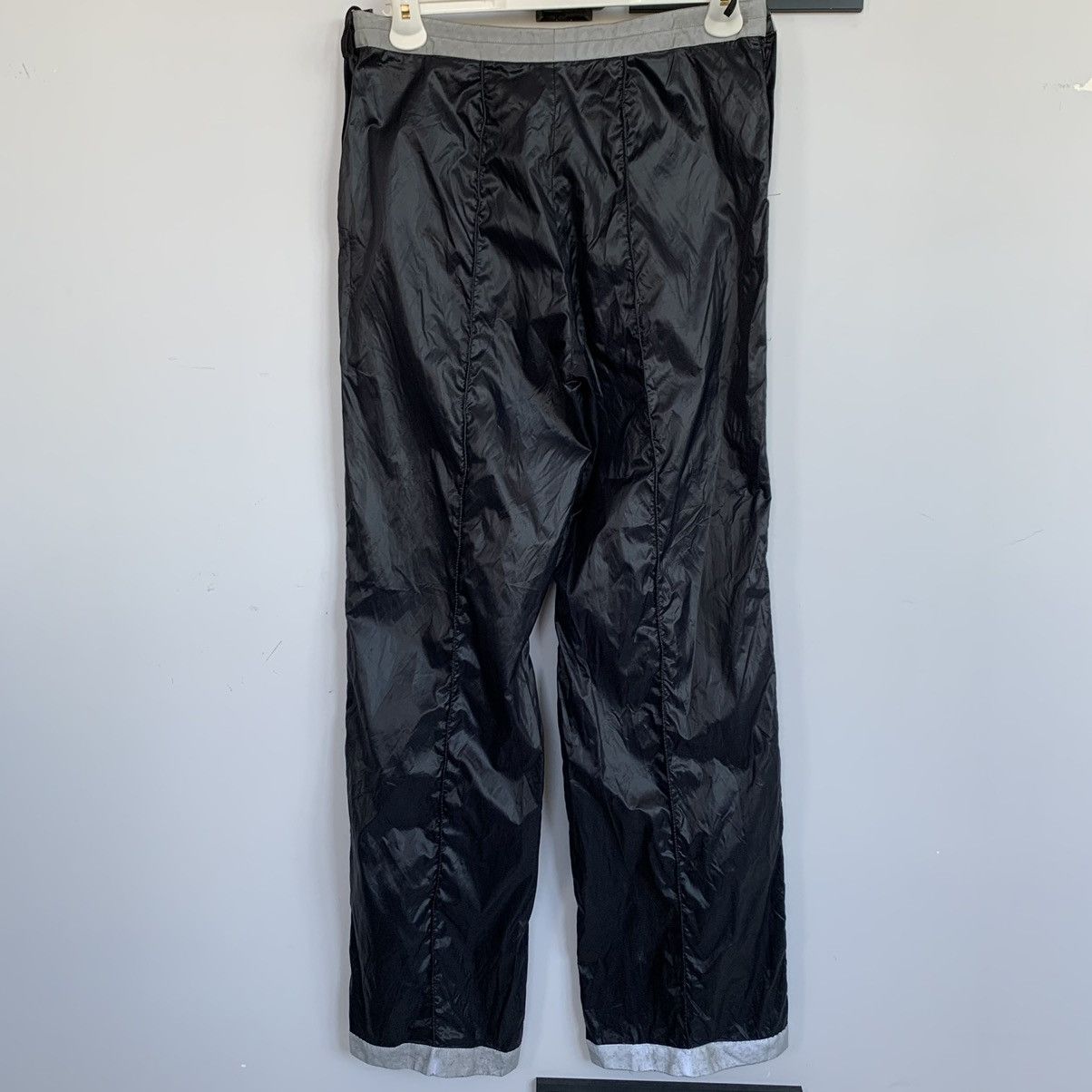 Chanel 🔴 CHANEL Pants Nylon Reflective Trousers CC Logo Blue Size US 30 / EU 46 - 11 Thumbnail