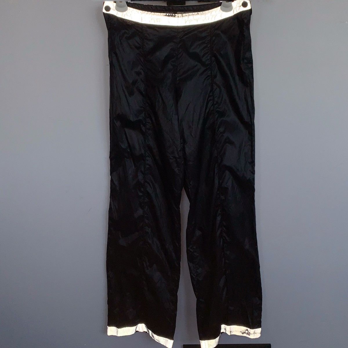 Chanel 🔴 CHANEL Pants Nylon Reflective Trousers CC Logo Blue Size US 30 / EU 46 - 5 Thumbnail