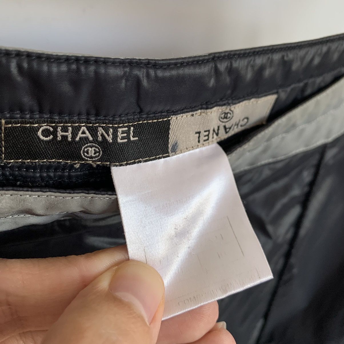 Chanel 🔴 CHANEL Pants Nylon Reflective Trousers CC Logo Blue Size US 30 / EU 46 - 17 Thumbnail