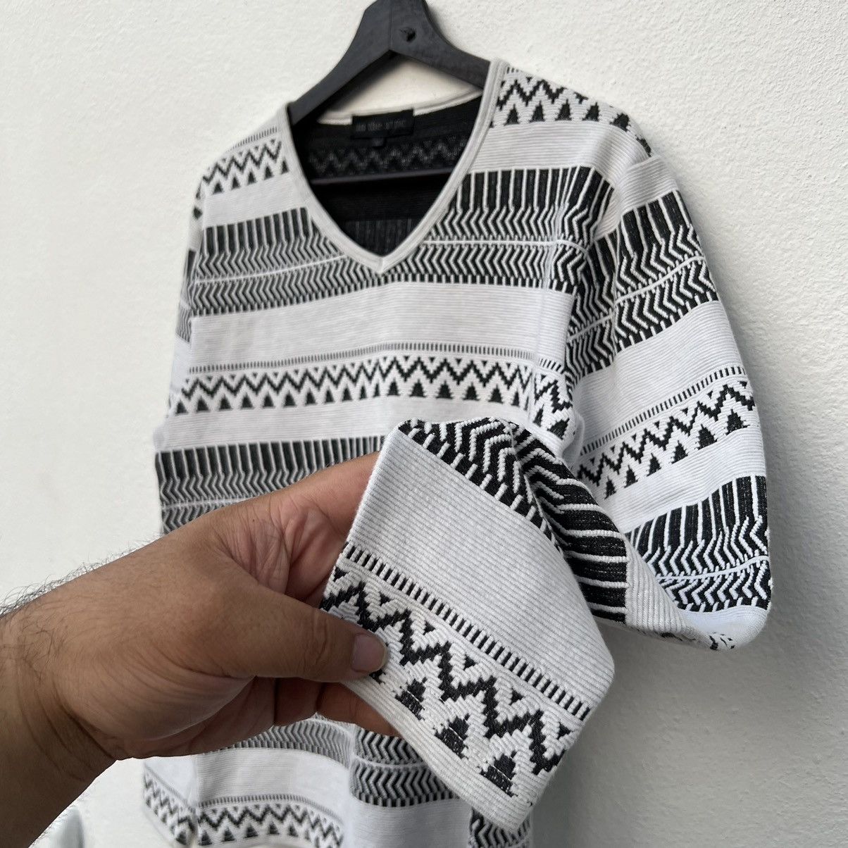 In The Attic RARE NAVAJO DESIGN SWEATSHIRT IN THE ATTIC JAPAN Size US M / EU 48-50 / 2 - 7 Thumbnail