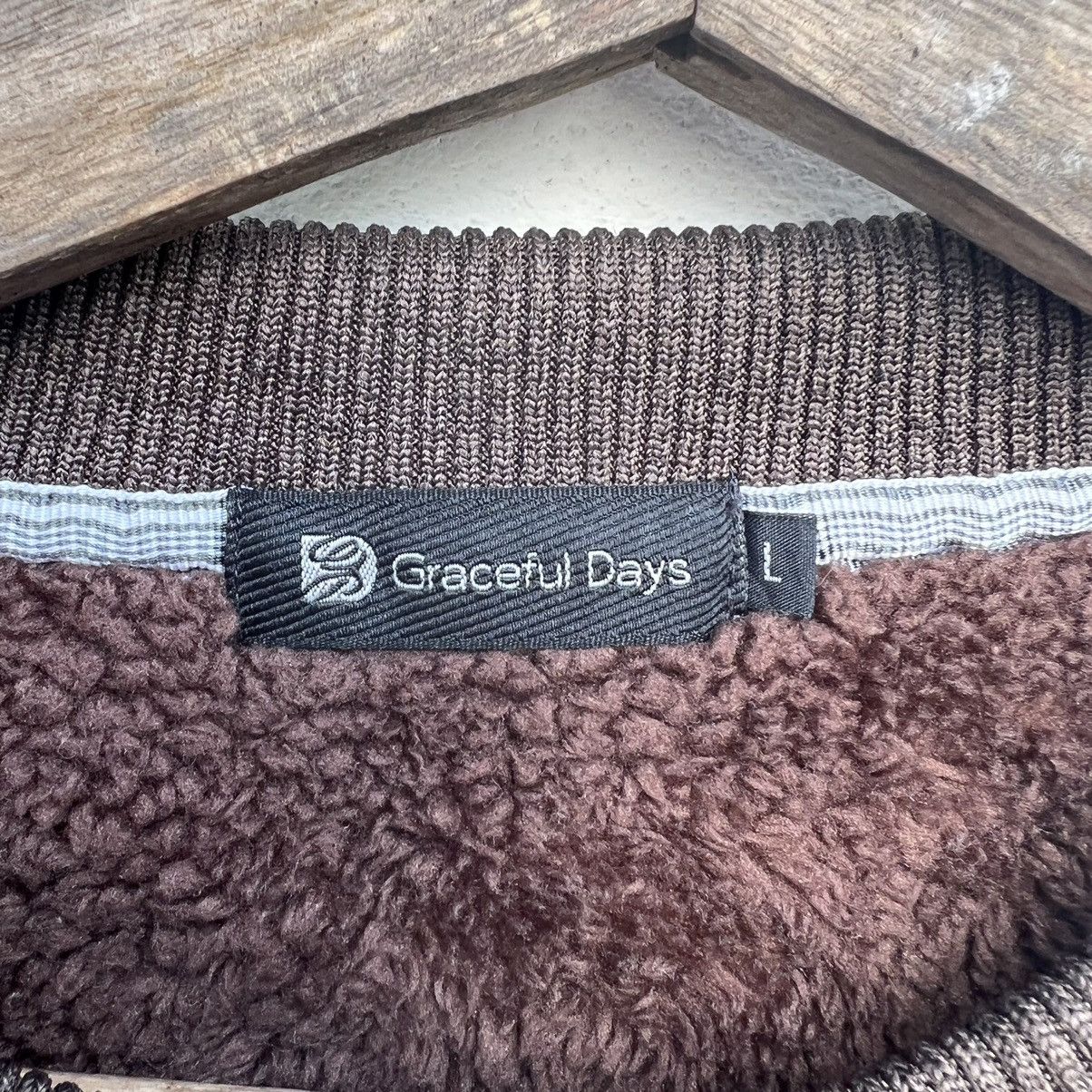 Japanese Brand VINTAGE GRATEFULDAYS SWEATSHIRT PRINTED FLEECE DESIGN NAVAJO Size US L / EU 52-54 / 3 - 8 Thumbnail