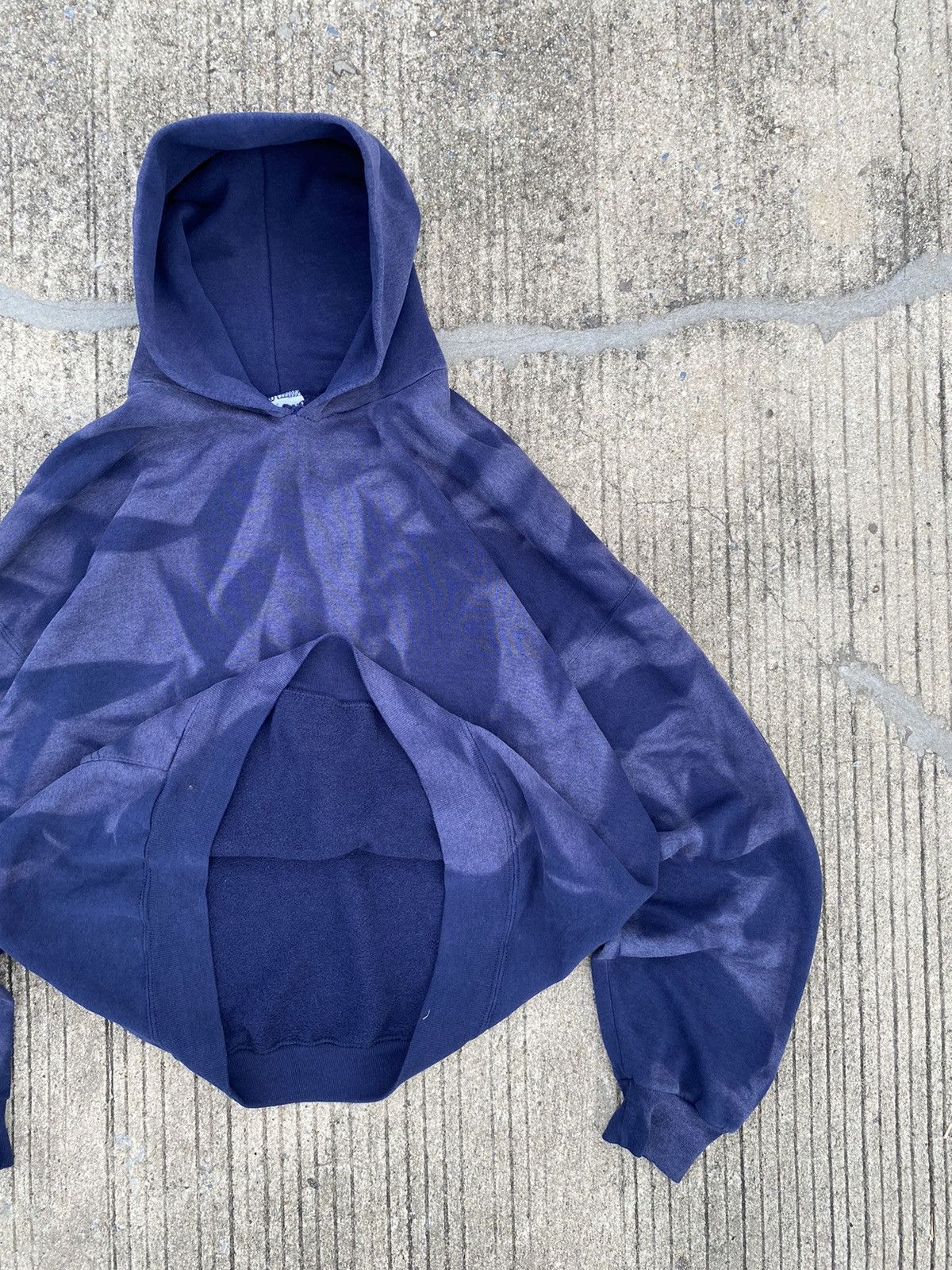 Russell Athletic ☀️ Navy Sun Faded Russell Athletic Hoodie Size US XL / EU 56 / 4 - 4 Thumbnail