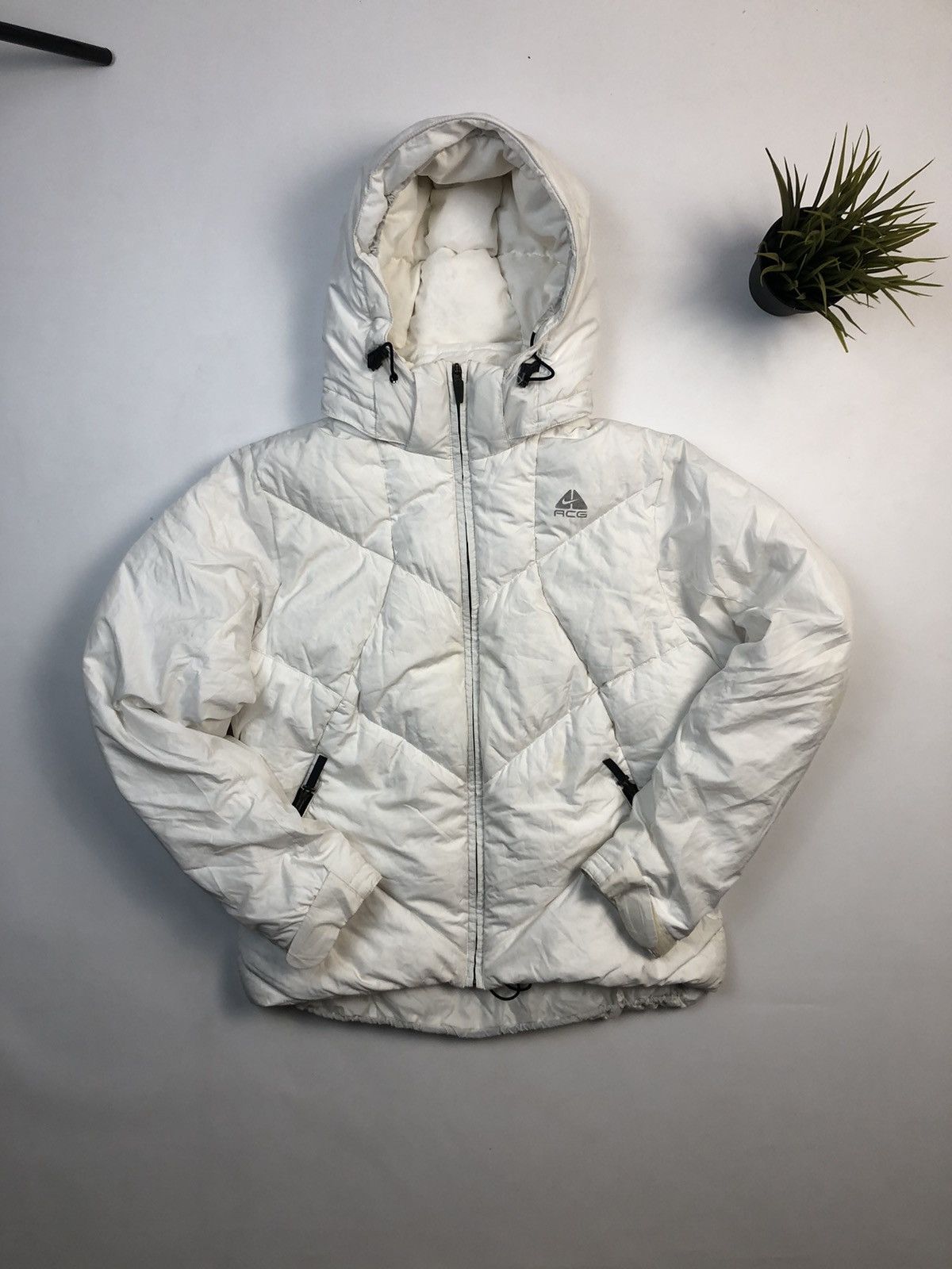 Women's Down jackets Nike ACG size XL logo on back and chest