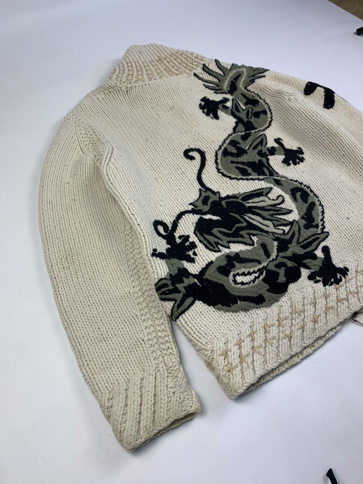 Japanese Brand × Maharishi × Vintage !Rare! Maharishi big dragon logo hand knit cardigan sweater Size US L / EU 52-54 / 3 - 10 Thumbnail