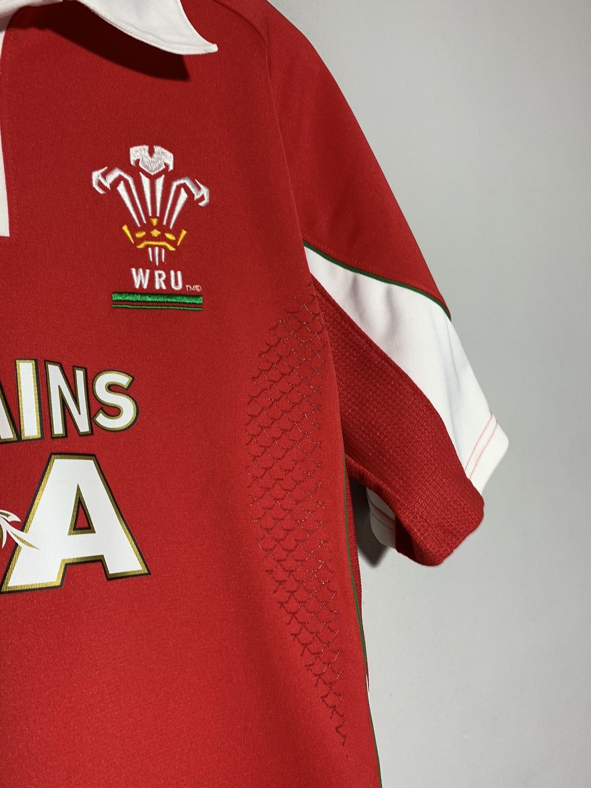 Under Armour Wales WRU Rugby 2008 2009 Home Shirt Under Armour Jersey Size US M / EU 48-50 / 2 - 7 Thumbnail