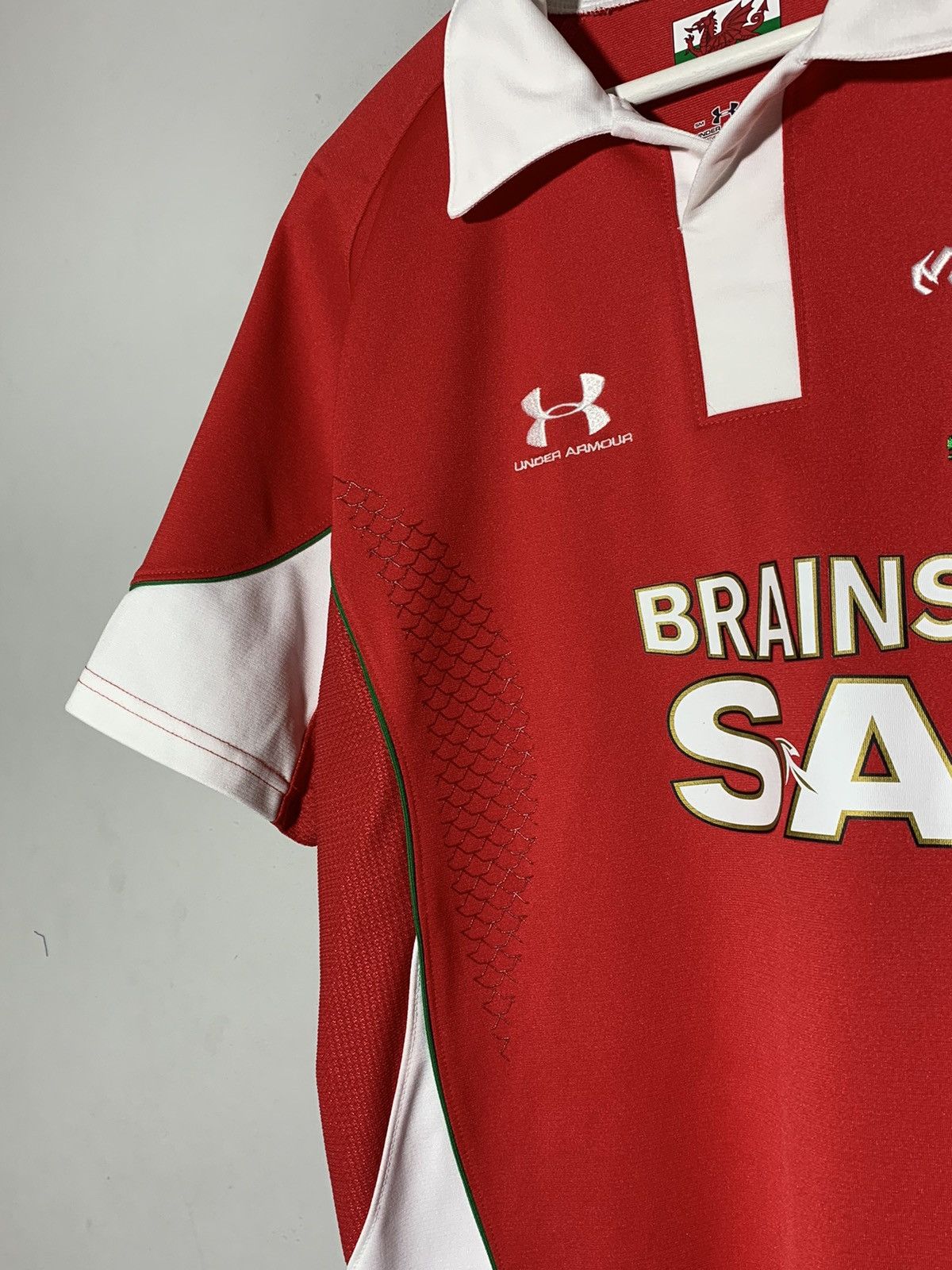 Under Armour Wales WRU Rugby 2008 2009 Home Shirt Under Armour Jersey Size US M / EU 48-50 / 2 - 8 Thumbnail