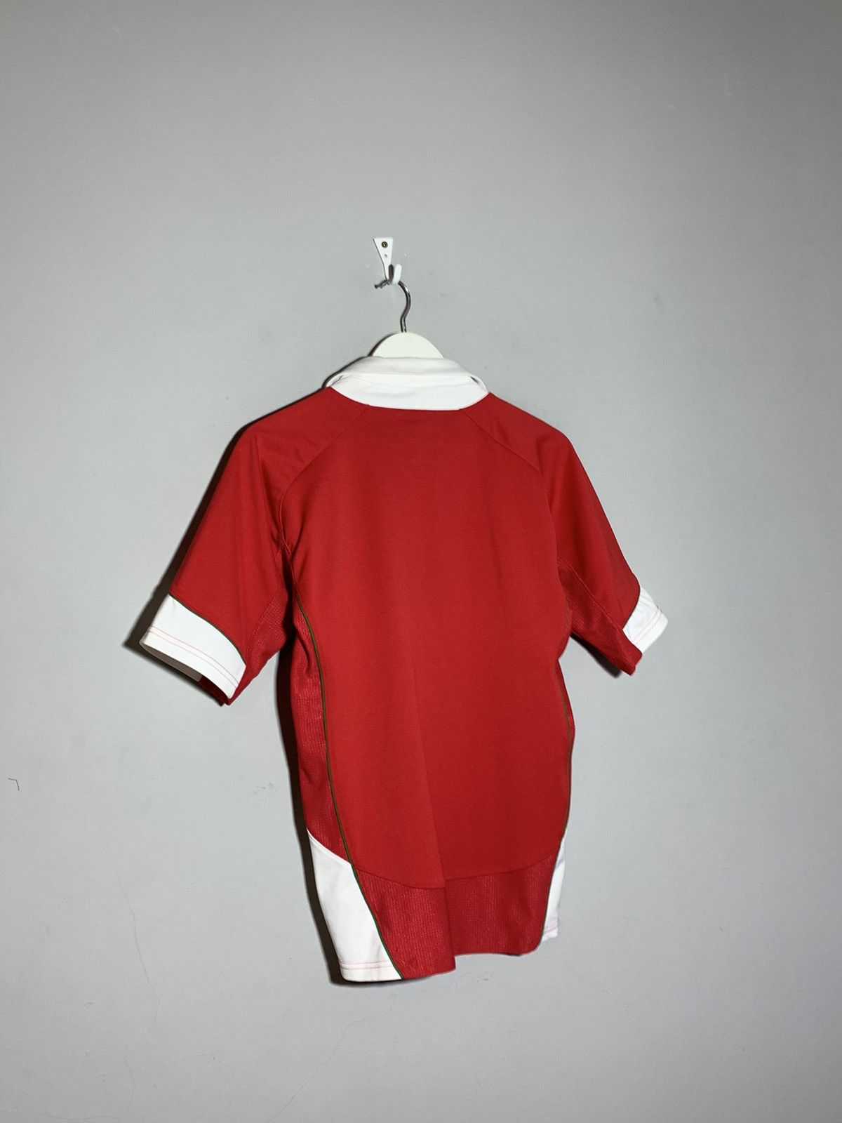 Under Armour Wales WRU Rugby 2008 2009 Home Shirt Under Armour Jersey Size US M / EU 48-50 / 2 - 9 Thumbnail