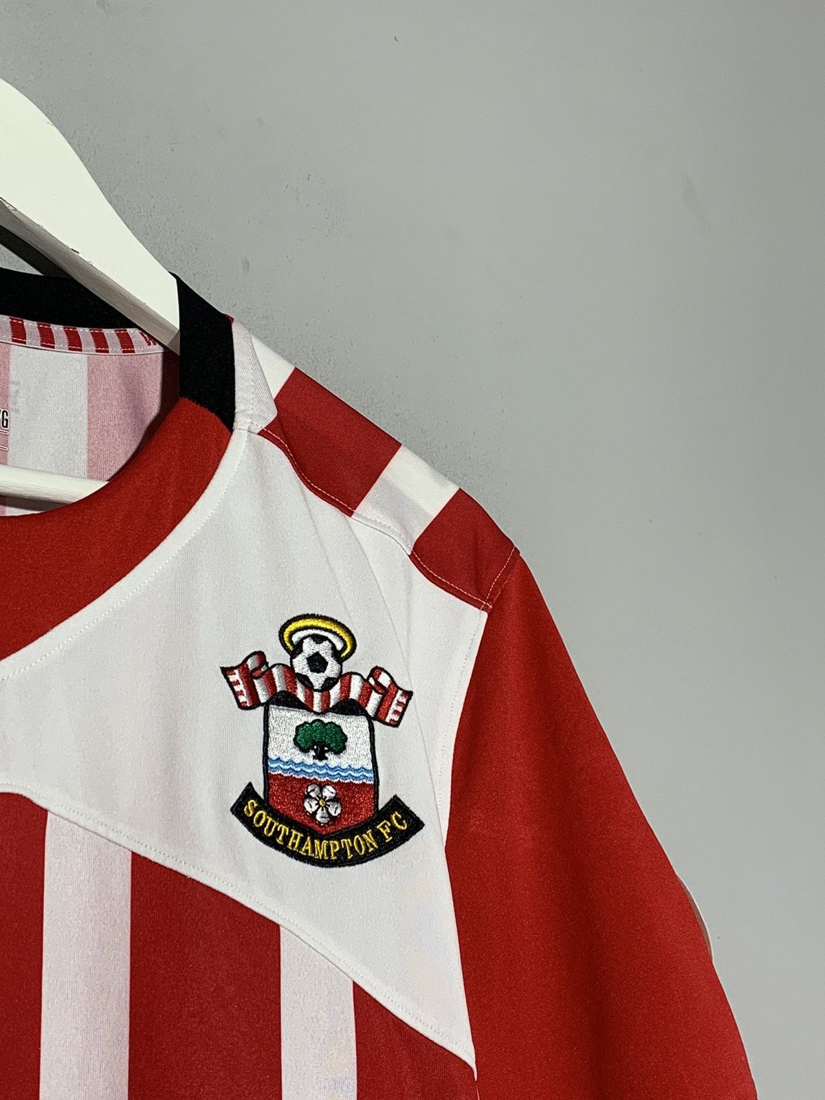 Under Armour Southampton Under Armour 2016/17 Home Football Shirt Size US L / EU 52-54 / 3 - 4 Thumbnail