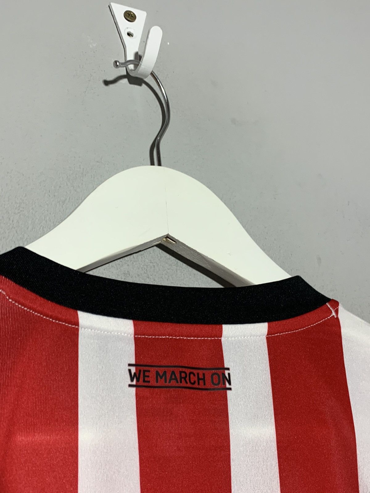 Under Armour Southampton Under Armour 2016/17 Home Football Shirt Size US L / EU 52-54 / 3 - 9 Thumbnail