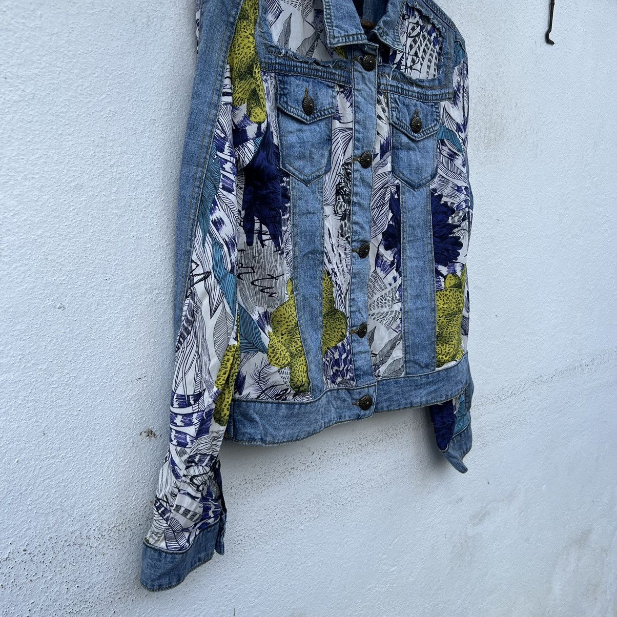 Japanese Brand VINTAGE RARE DISTRESSED DESIGUAL DENIM JACKET Size US S / EU 44-46 / 1 - 6 Thumbnail