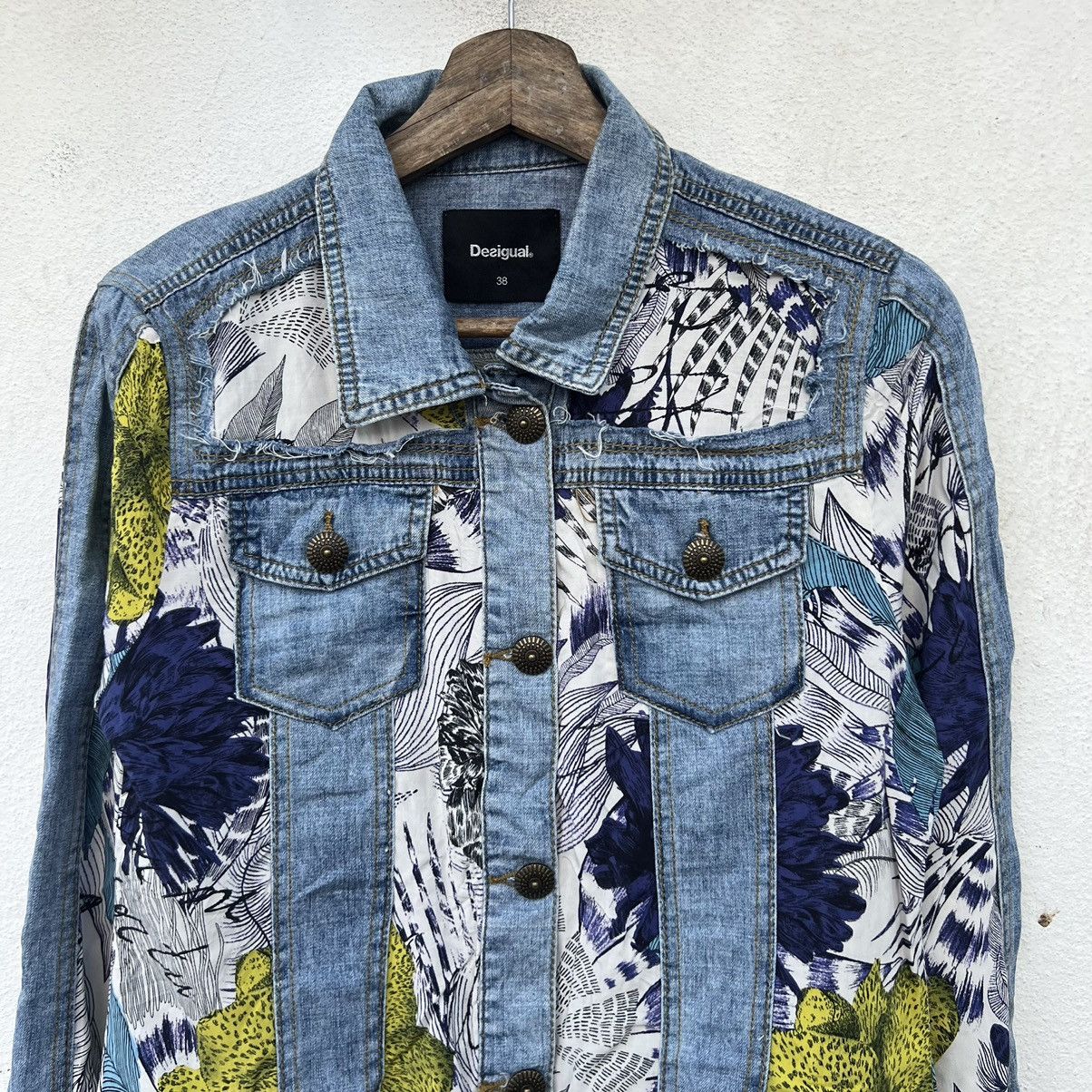 Japanese Brand VINTAGE RARE DISTRESSED DESIGUAL DENIM JACKET Size US S / EU 44-46 / 1 - 2 Thumbnail