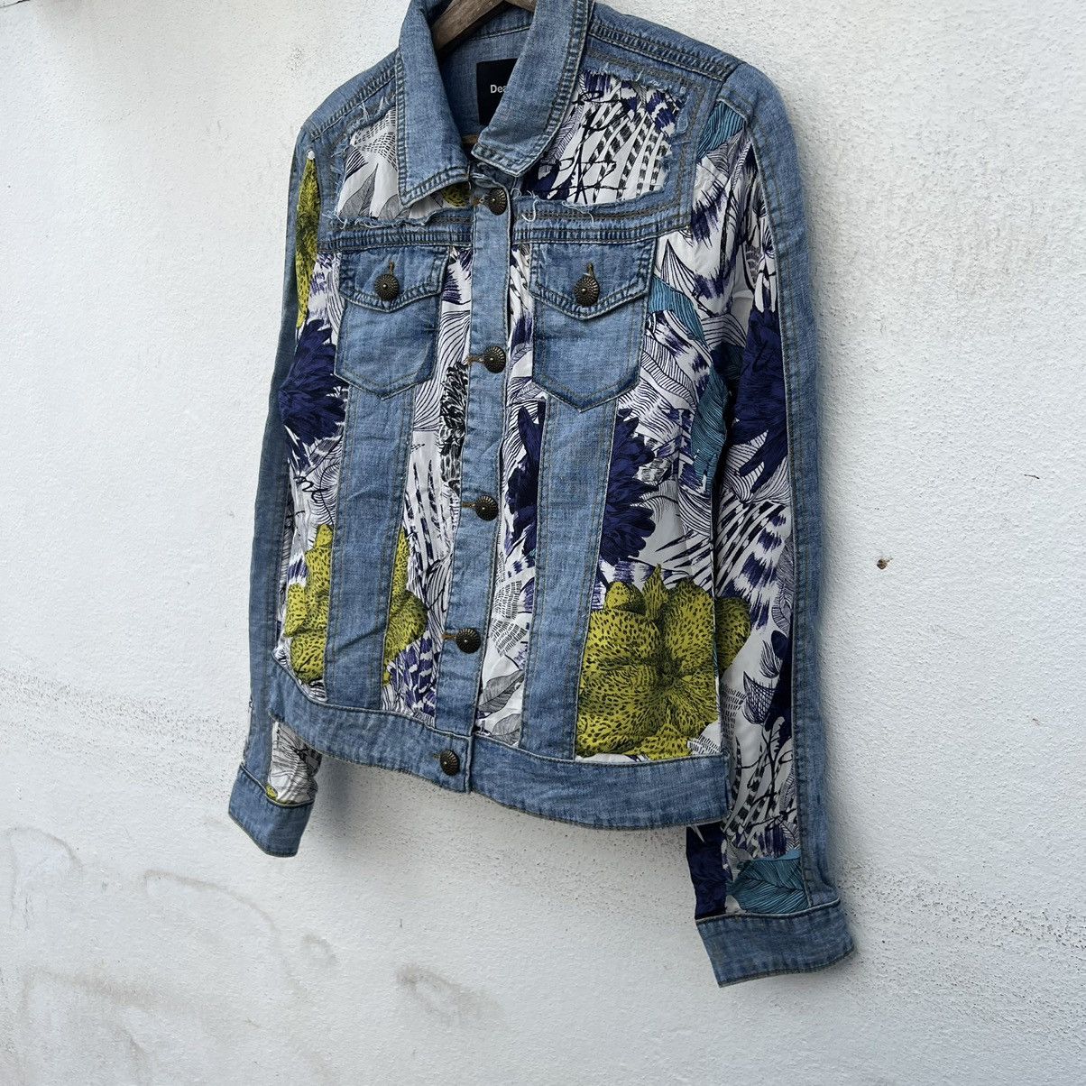 Japanese Brand VINTAGE RARE DISTRESSED DESIGUAL DENIM JACKET Size US S / EU 44-46 / 1 - 3 Thumbnail