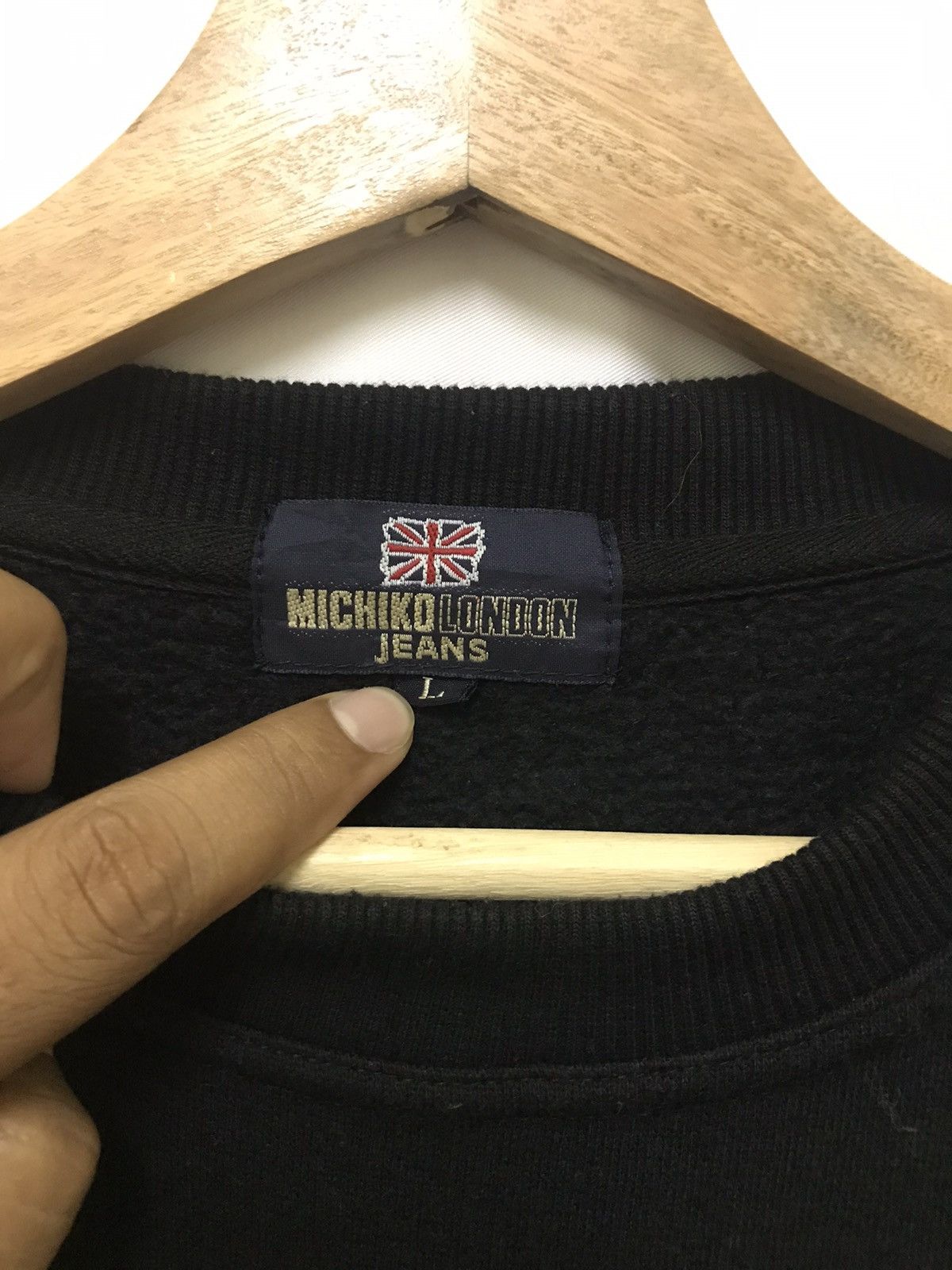 Japanese Brand Vintage Michiko Koshino London Sweatshirt Big Logo Size US L / EU 52-54 / 3 - 4 Thumbnail