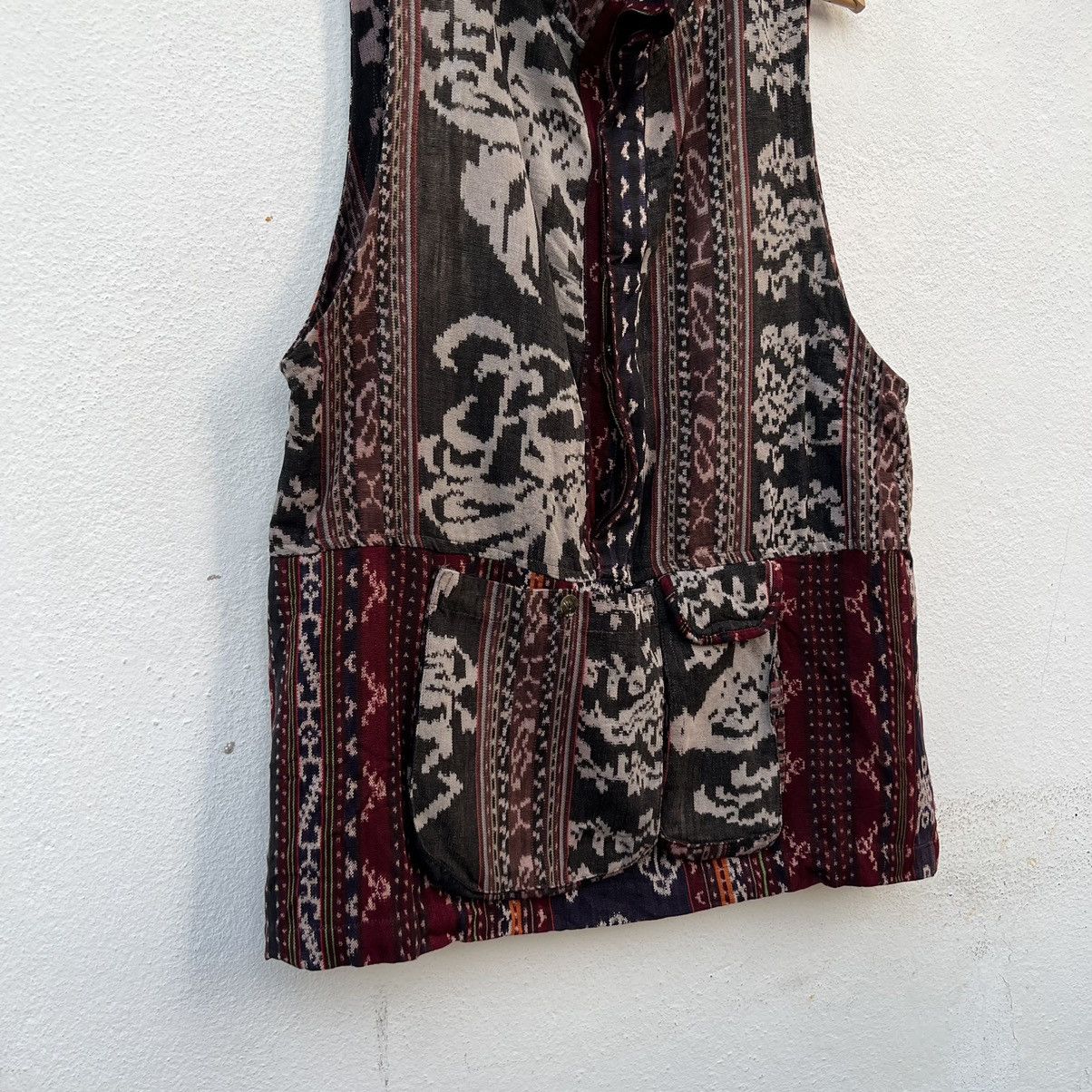 Japanese Brand VINTA MULTI COLOUR VEST NAVAJO DESIGN JAPAN Size US M / EU 48-50 / 2 - 4 Thumbnail